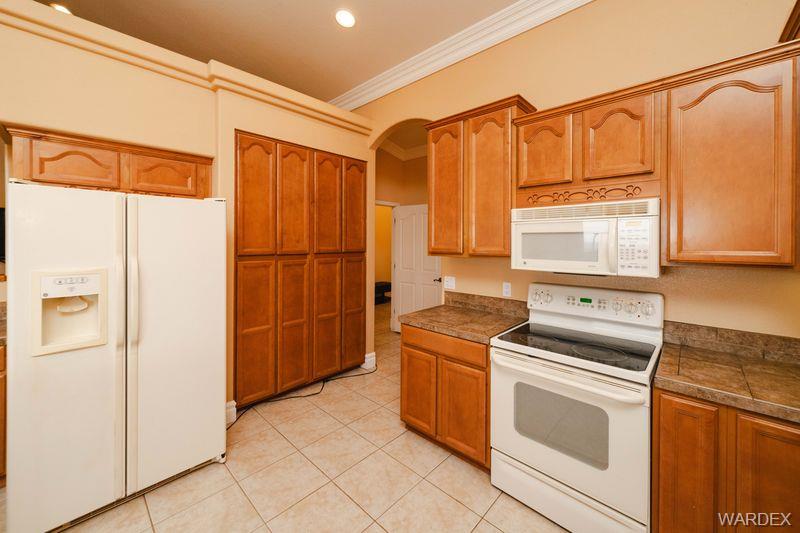 Kingman, Arizona, 86401, United States, 3 Bedrooms Bedrooms, ,2 BathroomsBathrooms,Residential,For Sale,1980873