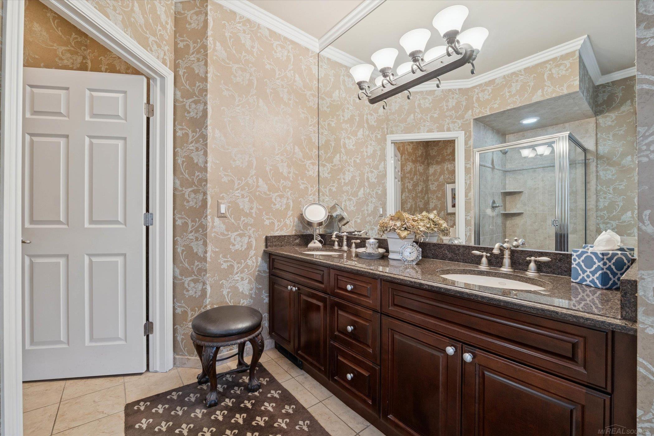 Oakland Twp, Michigan, 48306, United States, 2 Bedrooms Bedrooms, ,4 BathroomsBathrooms,Residential,For Sale,1984320