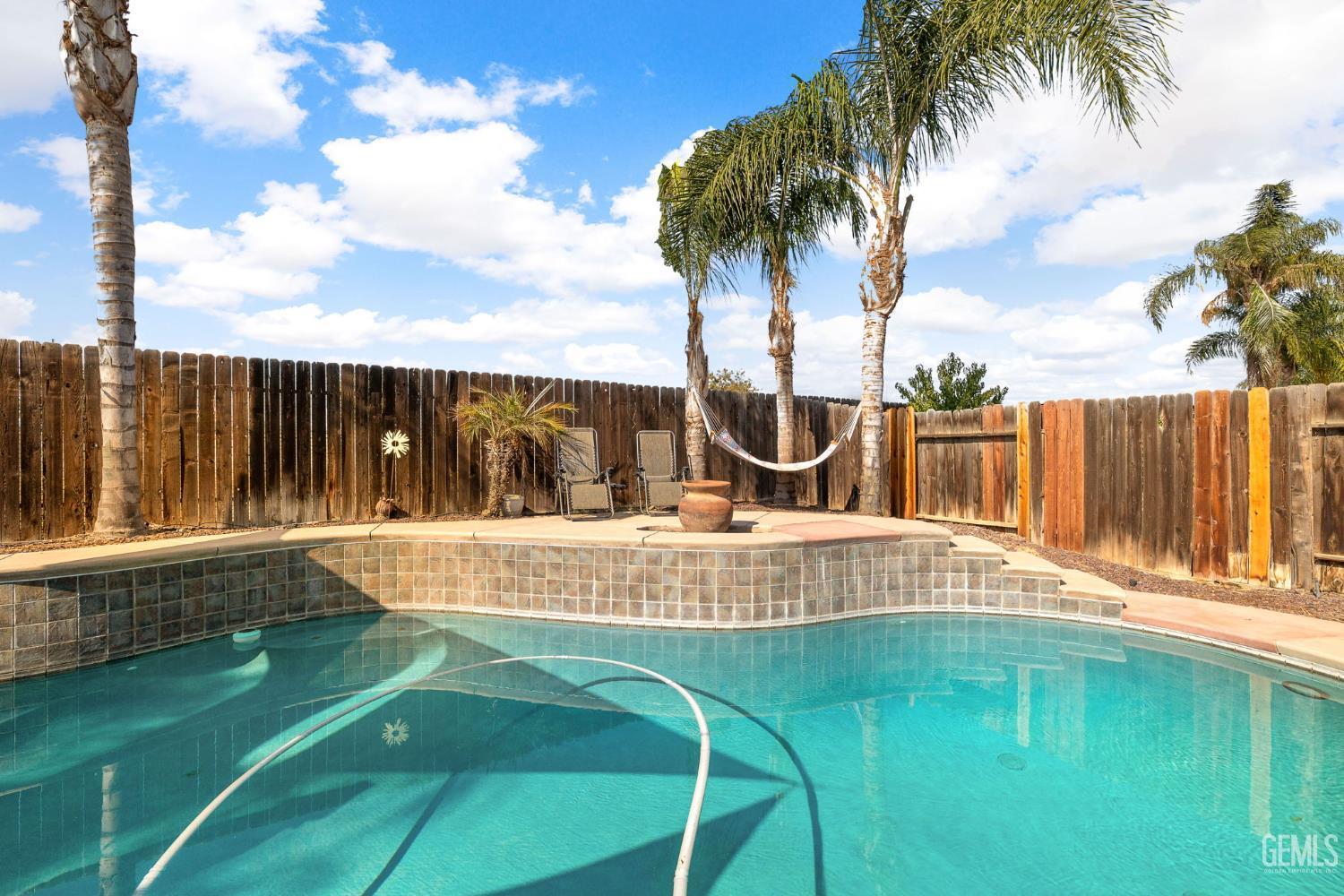 Bakersfield, California, 93312, United States, 3 Bedrooms Bedrooms, ,2 BathroomsBathrooms,Residential,For Sale,1989296