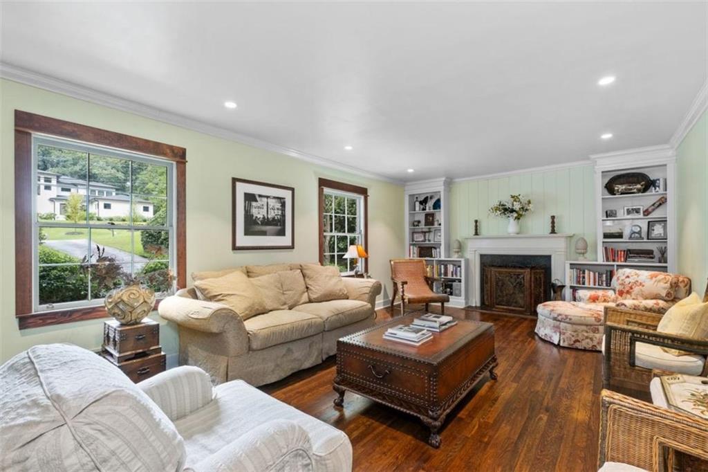 Sandy Springs, Georgia, 30342, United States, 4 Bedrooms Bedrooms, ,3 BathroomsBathrooms,Residential,For Sale,1912192