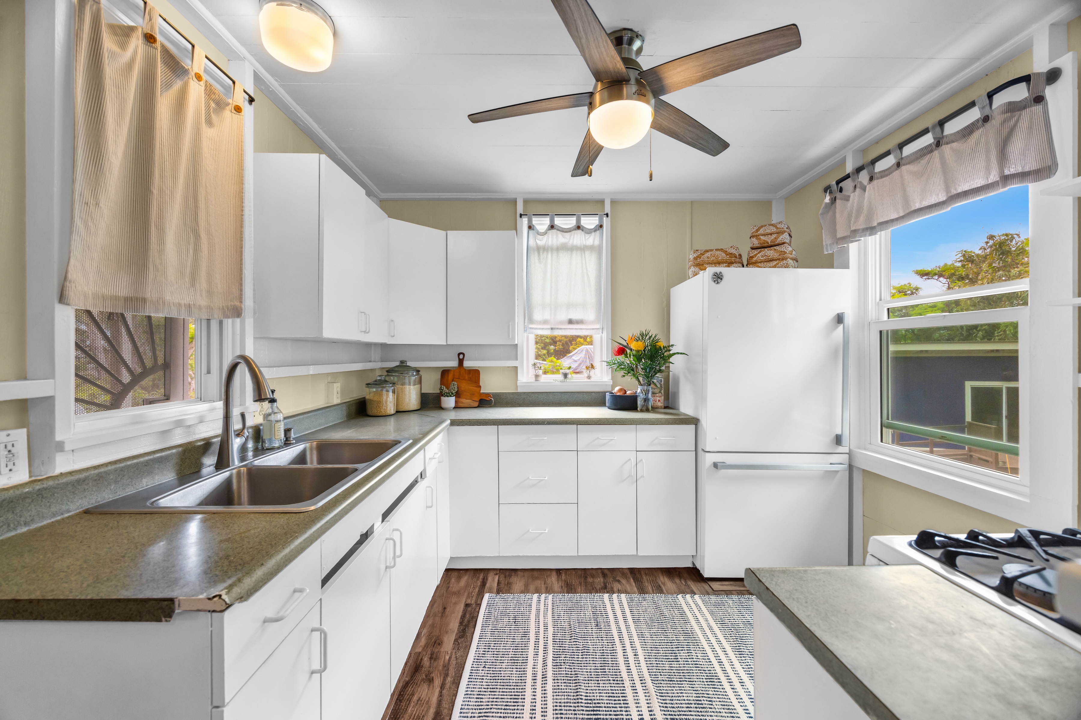  Timeless Plantation Home with Modern Upgrades - 物件實景