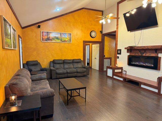 Scottsville, Kentucky, 42164, United States, 4 Bedrooms Bedrooms, ,3 BathroomsBathrooms,Residential,For Sale,1971649