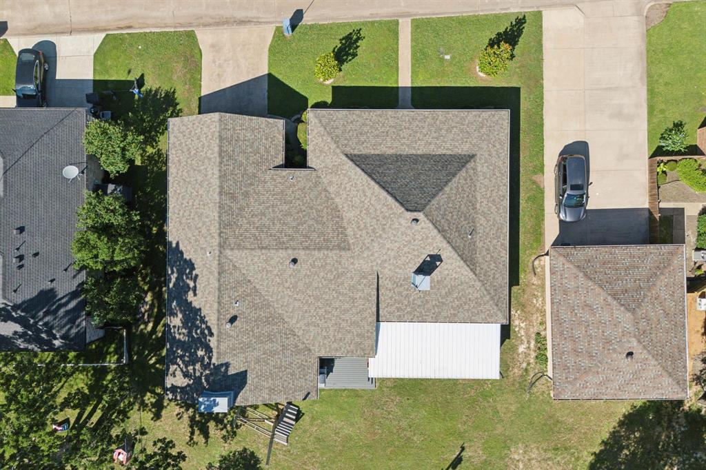 Quinlan, Texas, 75474, United States, 5 Bedrooms Bedrooms, ,3 BathroomsBathrooms,Residential,For Sale,1828402