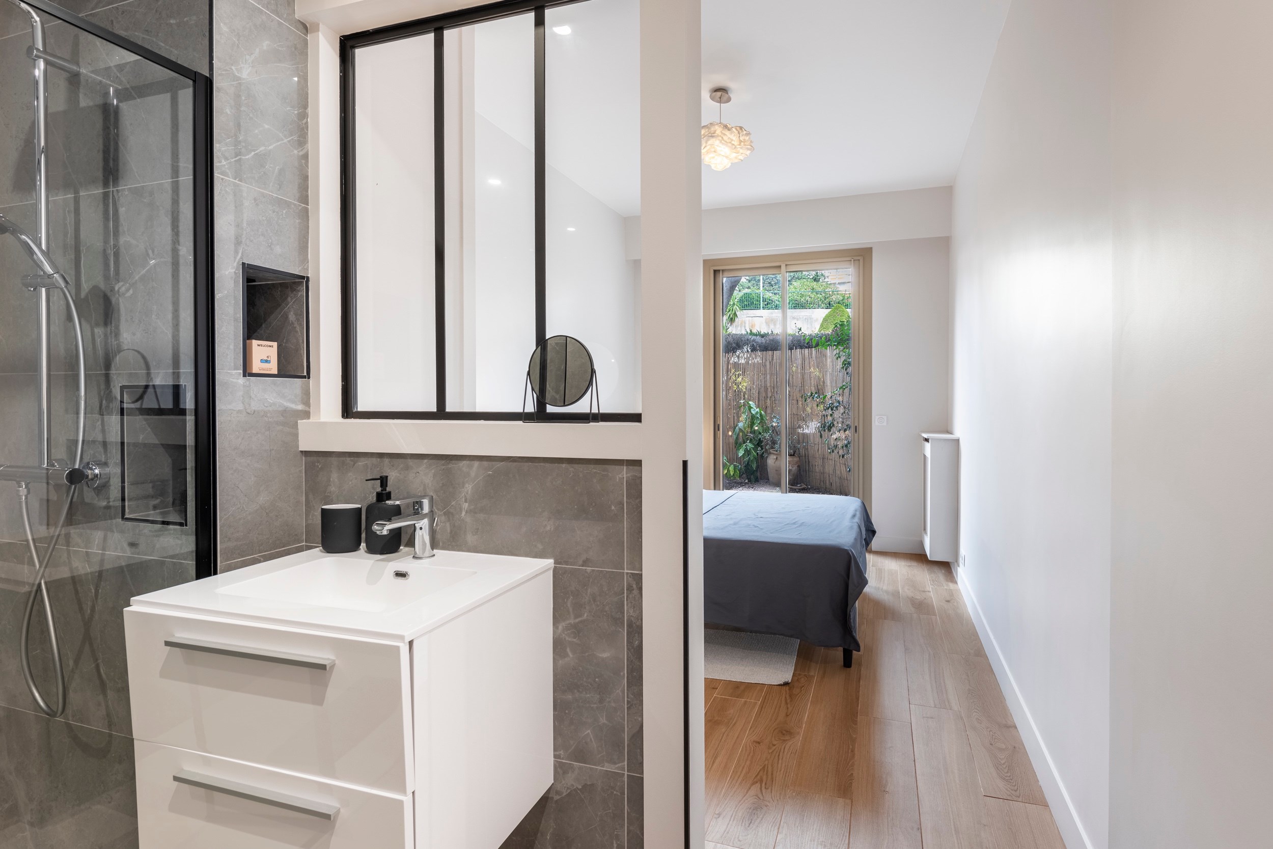  Nice, Le Port : 86 sq.m apartment with private garden on Boulevard Franck Pilat… - 物件實景