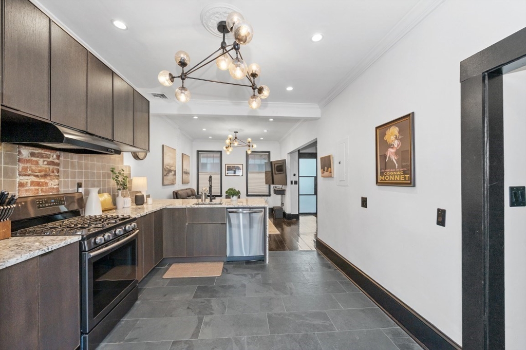 Boston, Massachusetts, 02127, United States, 2 Bedrooms Bedrooms, ,2 BathroomsBathrooms,Residential,For Sale,1988165