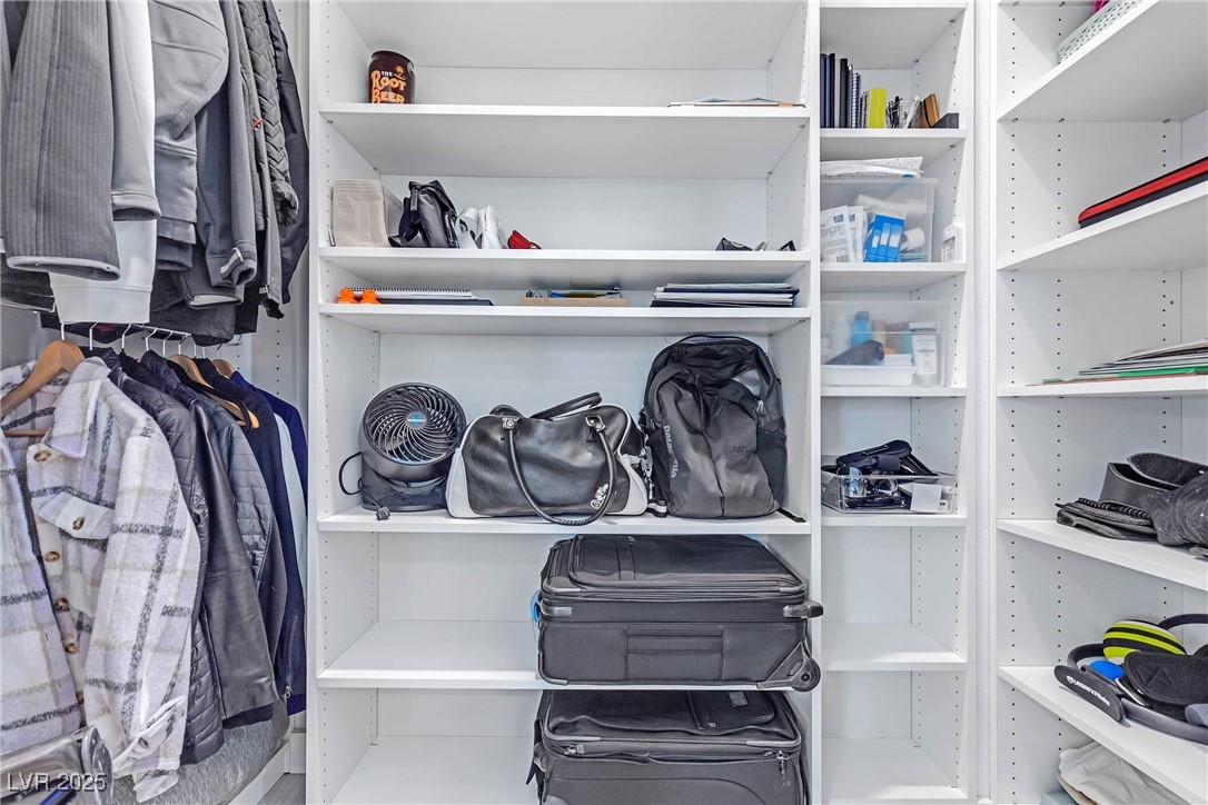 Las Vegas, Nevada, 89135, United States, 2 Bedrooms Bedrooms, ,2 BathroomsBathrooms,Residential,For Sale,1908470