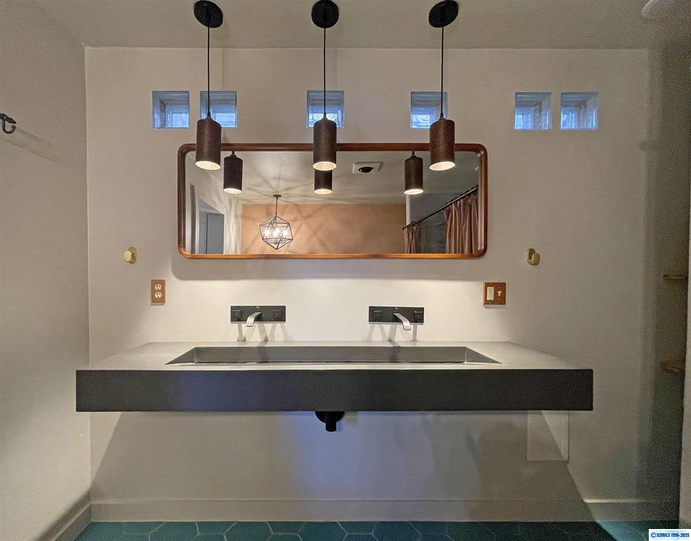 San Lorenzo, New Mexico, 88041, United States, 4 Bedrooms Bedrooms, ,4 BathroomsBathrooms,Residential,For Sale,1927895