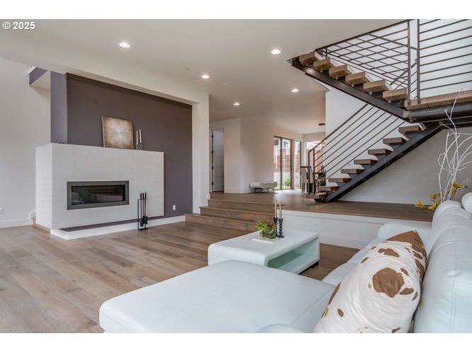 Camas, Washington, 98607, United States, 4 Bedrooms Bedrooms, ,3 BathroomsBathrooms,Residential,For Sale,1826713