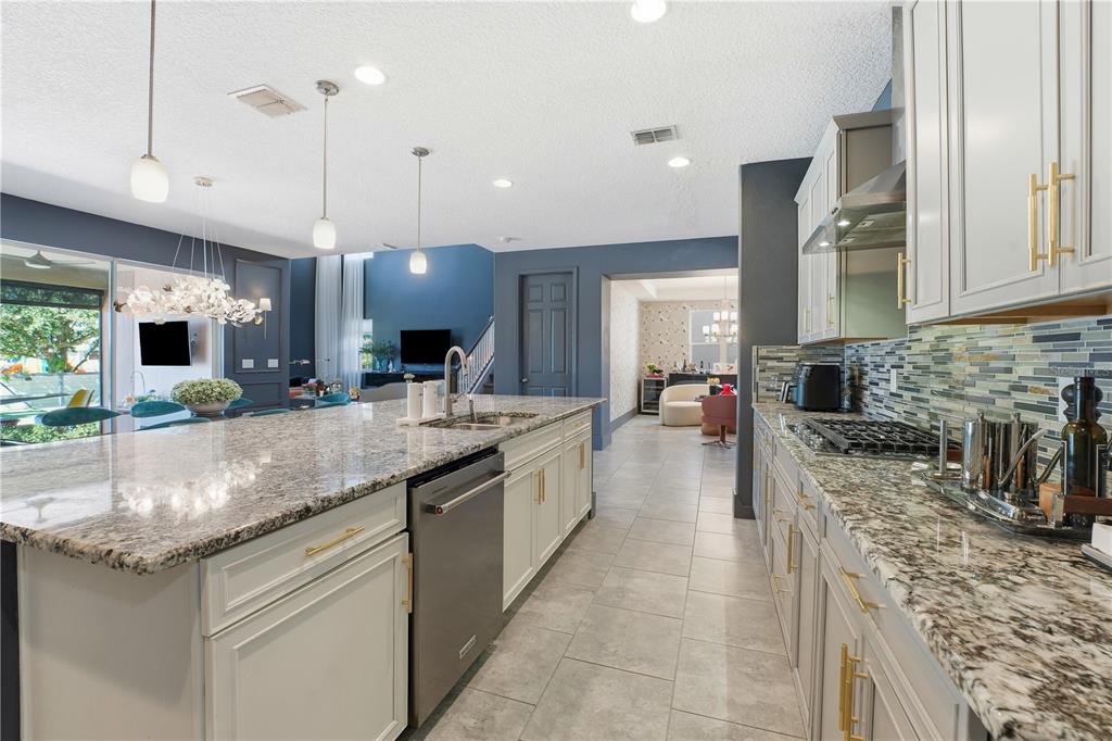 Winter Garden, Florida, 34787, United States, 5 Bedrooms Bedrooms, ,5 BathroomsBathrooms,Residential,For Sale,1987949