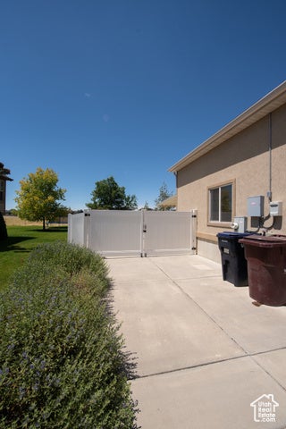 Hooper, Utah, 84315, United States, 4 Bedrooms Bedrooms, ,3 BathroomsBathrooms,Residential,For Sale,1904252