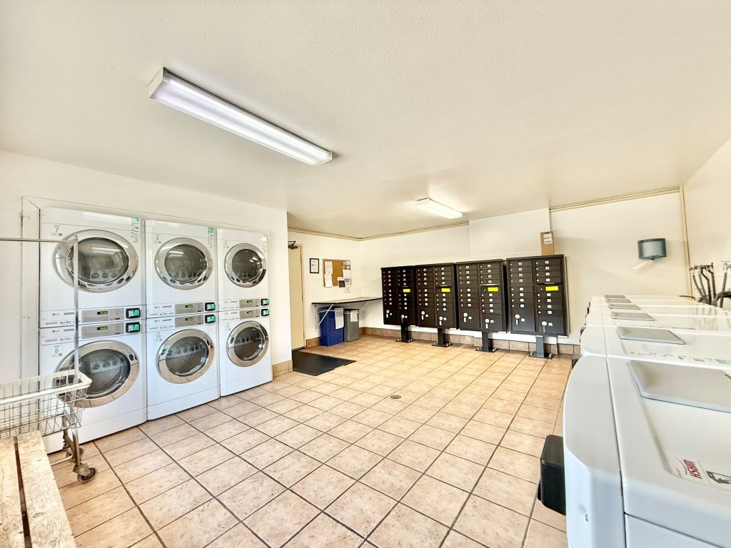 Long Beach, California, 90815, United States, 1 Bedroom Bedrooms, ,1 BathroomBathrooms,Residential,For Sale,1864208