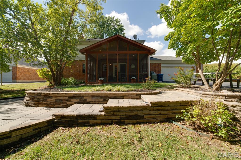 Chesterfield, Missouri, 63017, United States, 4 Bedrooms Bedrooms, ,3 BathroomsBathrooms,Residential,For Sale,1966337