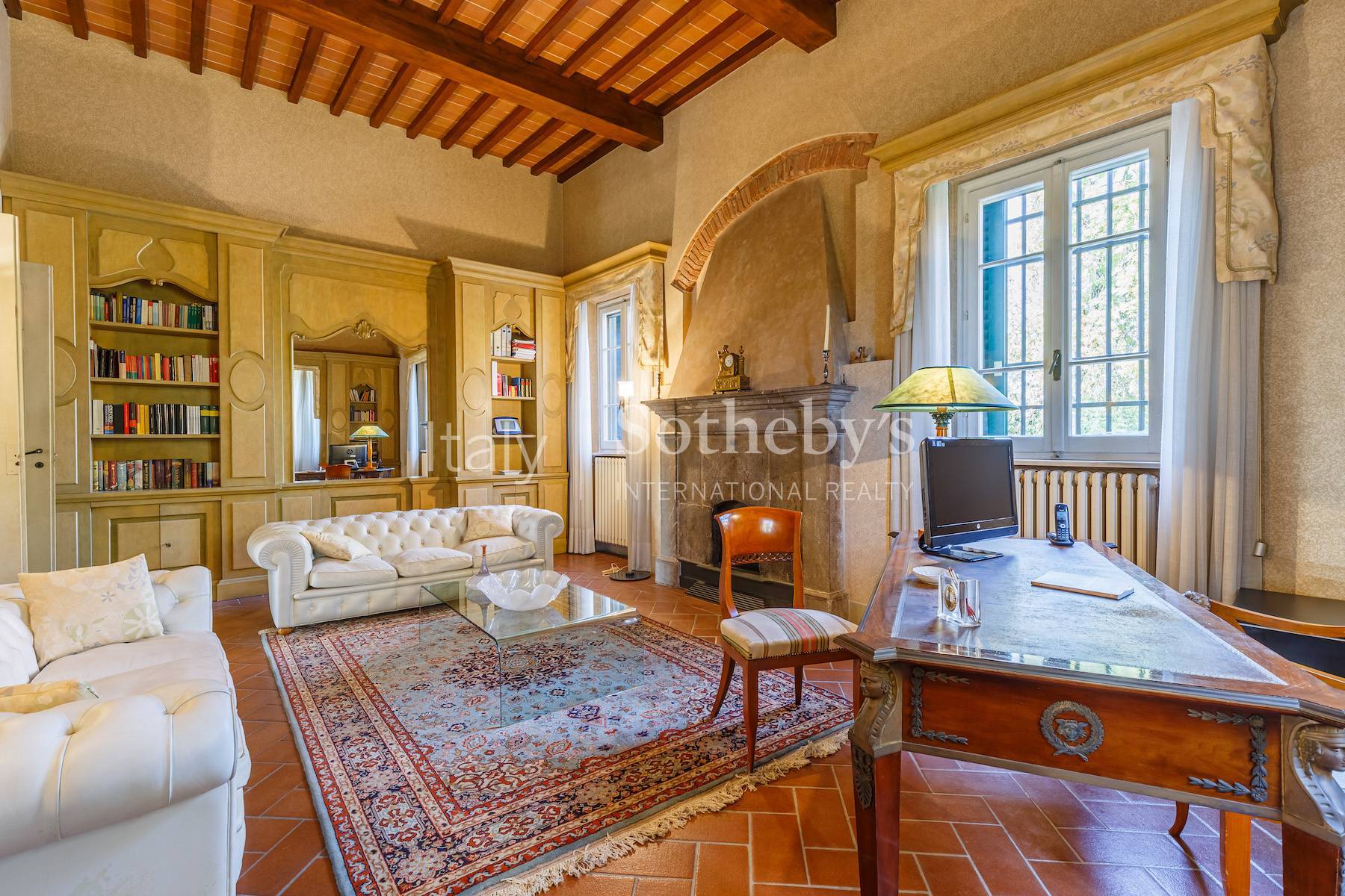  Villa with dépendance and vineyard in Tuscany - 物件實景