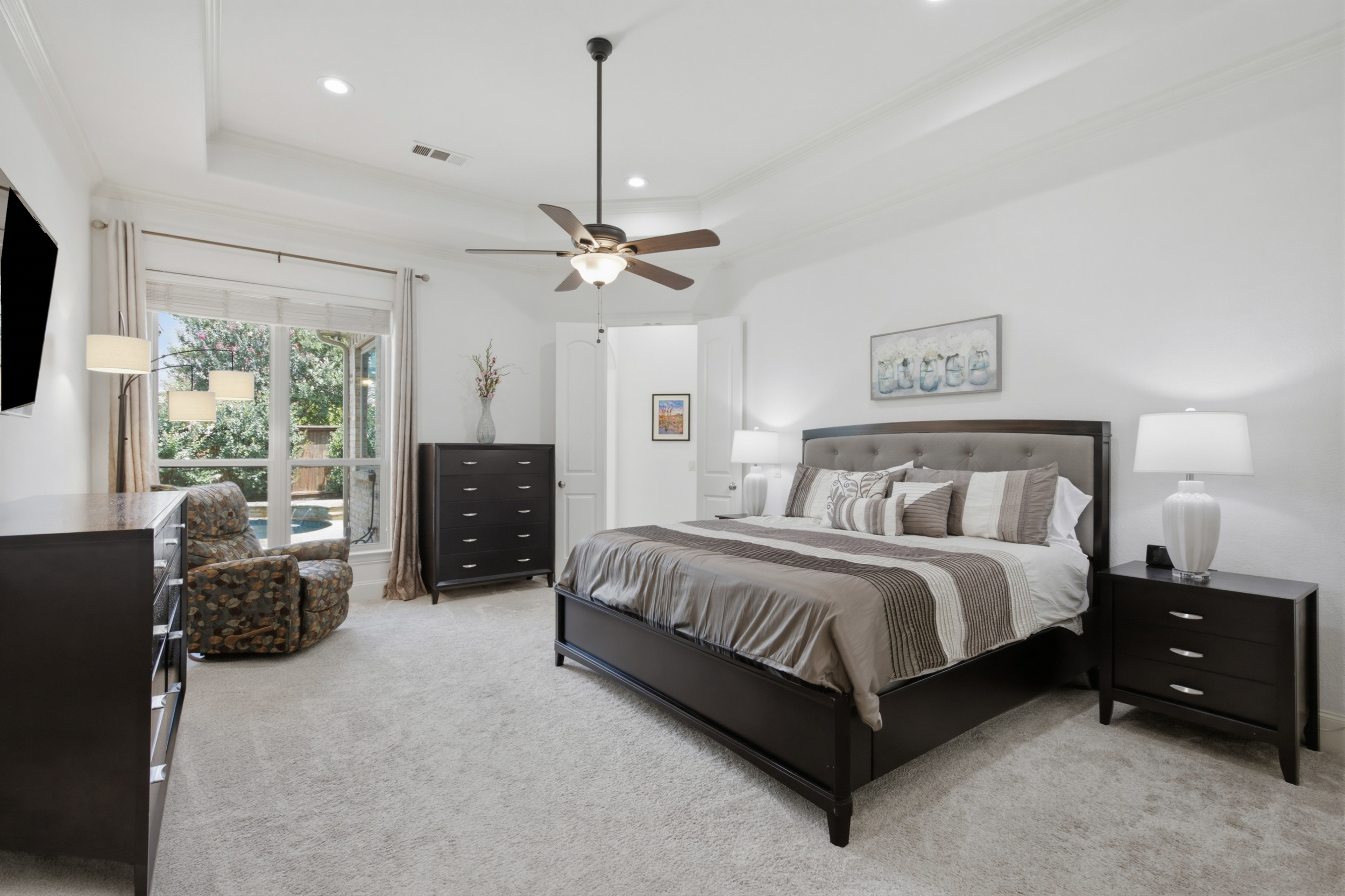  where  resort style living meets timeless design in lantana - 物件實景