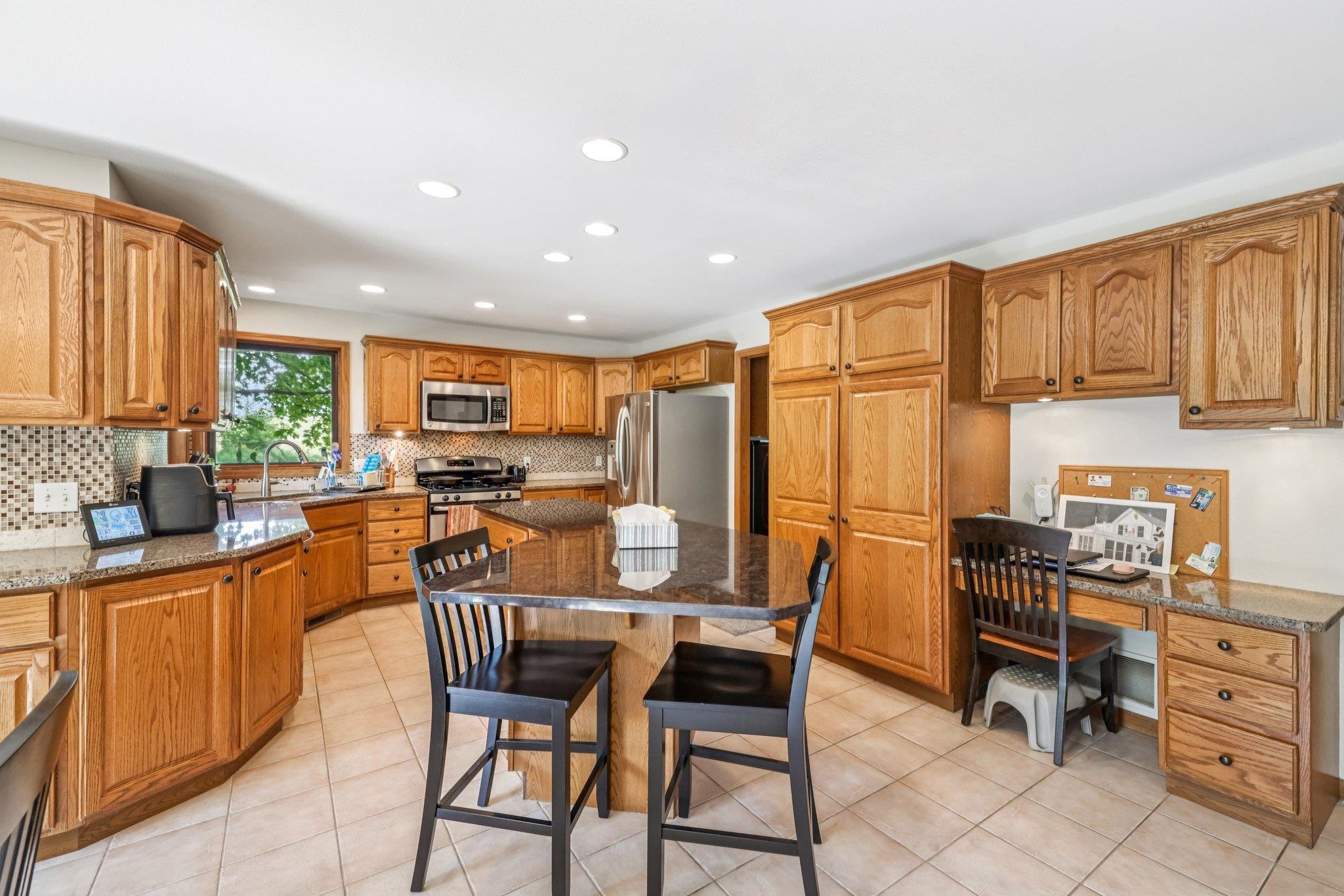 Portage, Wisconsin, 53901, United States, 4 Bedrooms Bedrooms, ,5 BathroomsBathrooms,Residential,For Sale,1976177