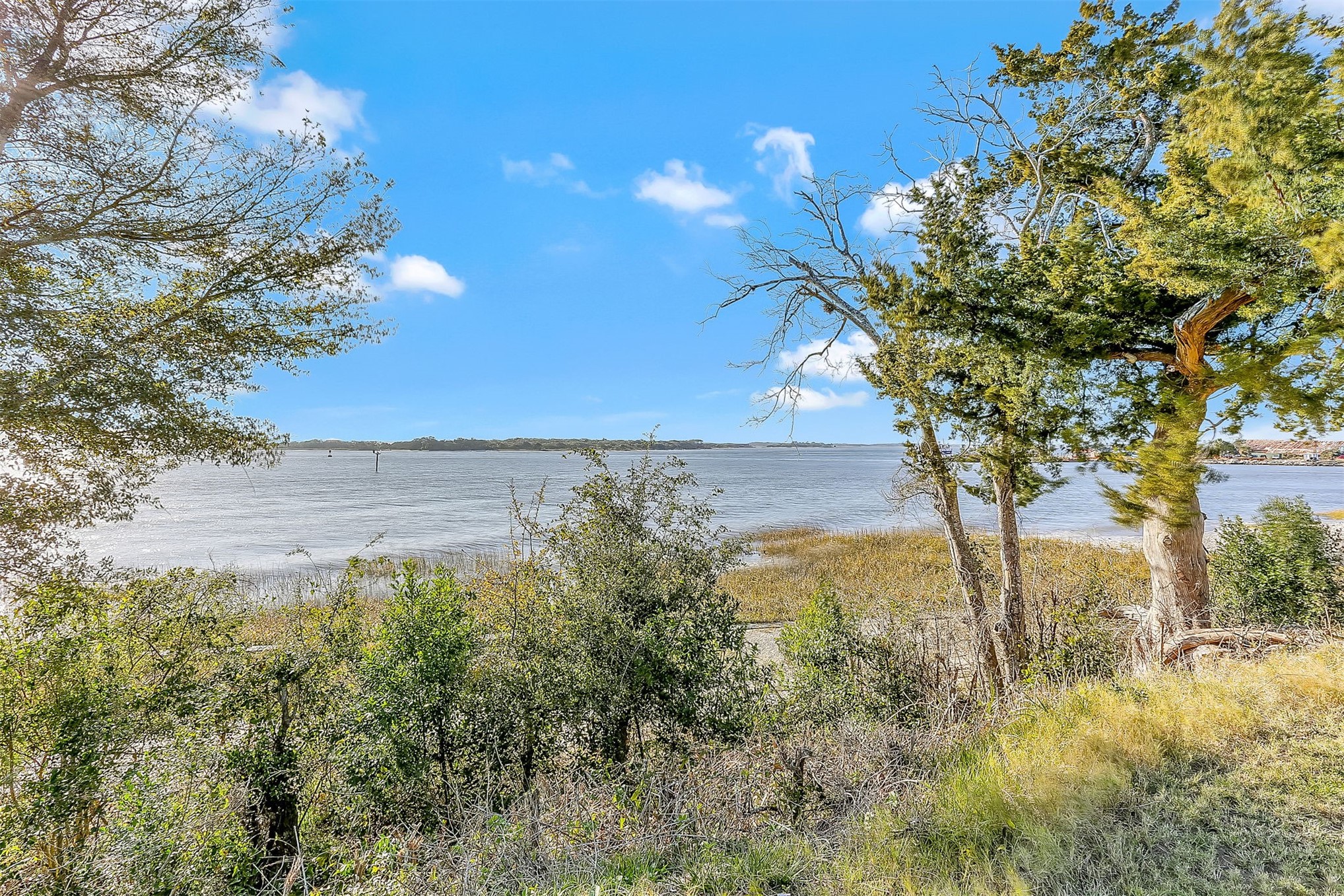 Fernandina Beach, Florida, 32034, United States, 3 Bedrooms Bedrooms, ,2 BathroomsBathrooms,Residential,For Sale,2040424