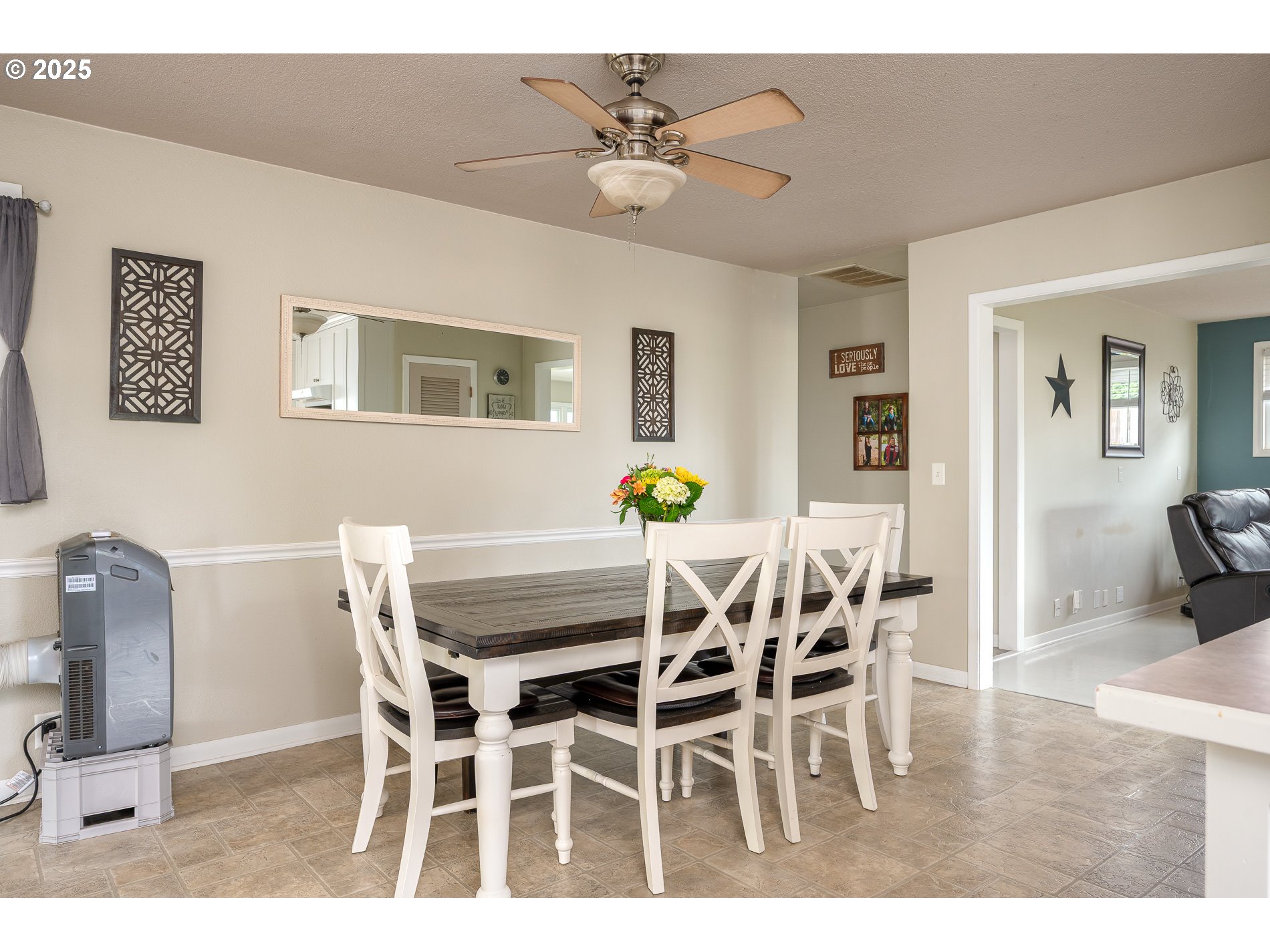 Milwaukie, Oregon, 97267, United States, 3 Bedrooms Bedrooms, ,2 BathroomsBathrooms,Residential,For Sale,1911420