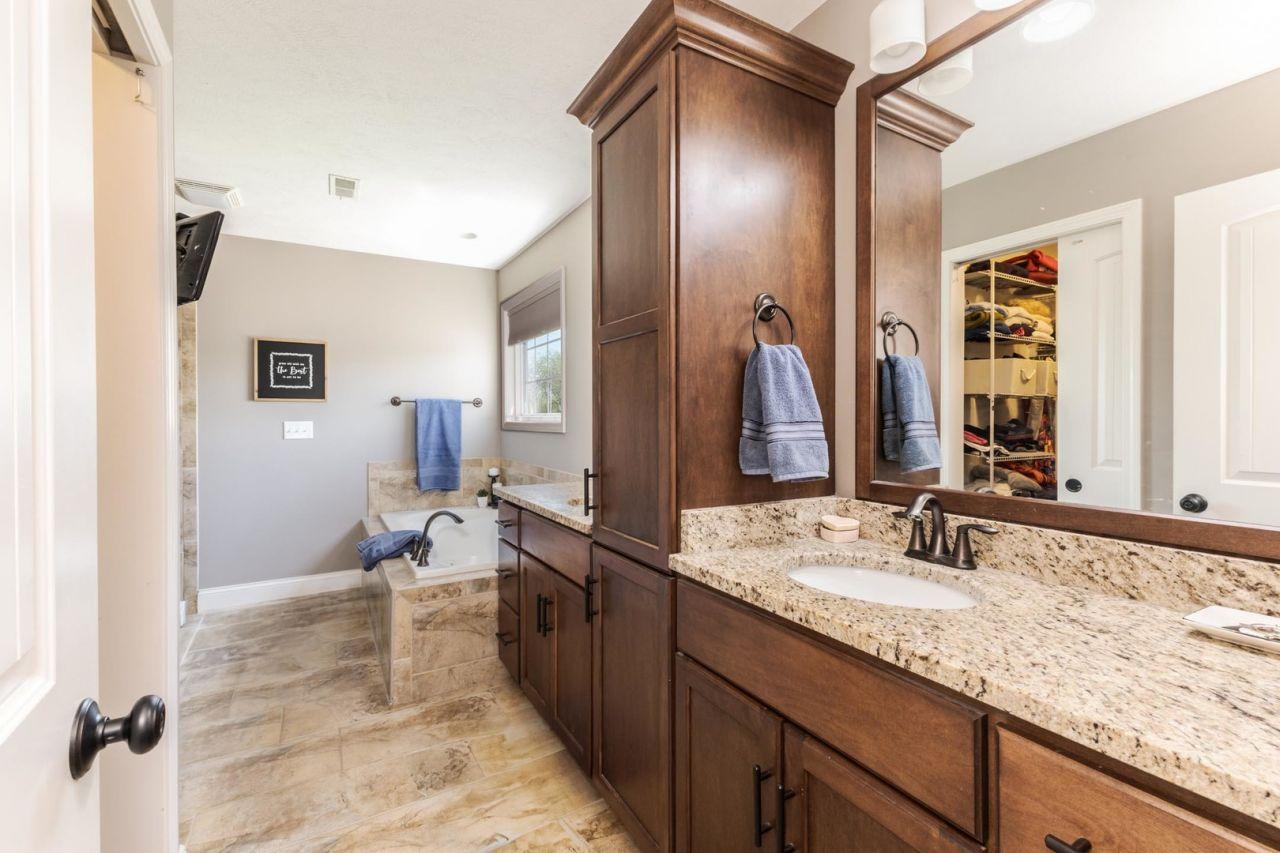 Bloomington, Illinois, 61705, United States, 5 Bedrooms Bedrooms, ,5 BathroomsBathrooms,Residential,For Sale,1817687