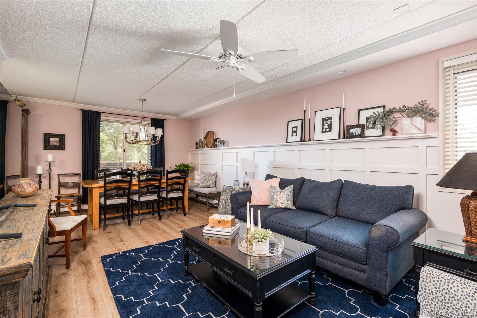  135 Post Avenue, Westbury, NY, 11590 - 物件實景