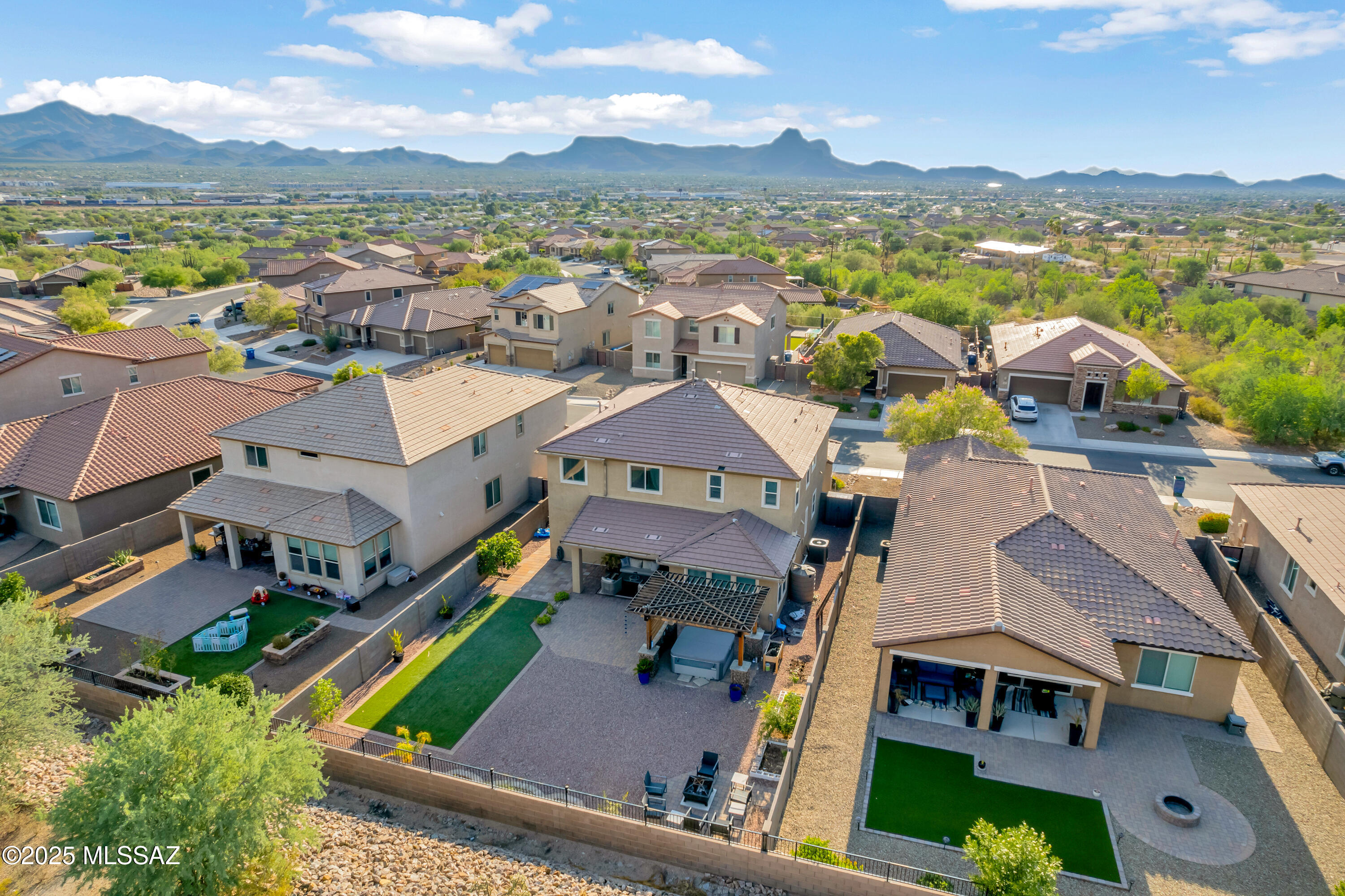 Tucson, Arizona, 85741, United States, 4 Bedrooms Bedrooms, ,3 BathroomsBathrooms,Residential,For Sale,1933342