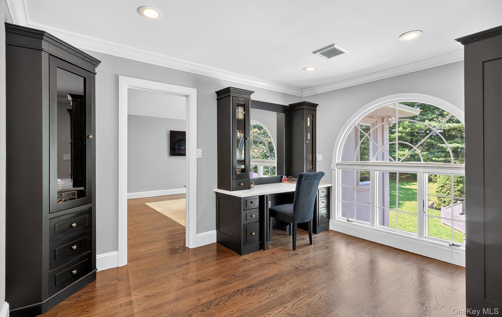 Woodbury, New York, 11797, United States, 5 Bedrooms Bedrooms, ,6 BathroomsBathrooms,Residential,For Sale,1918098