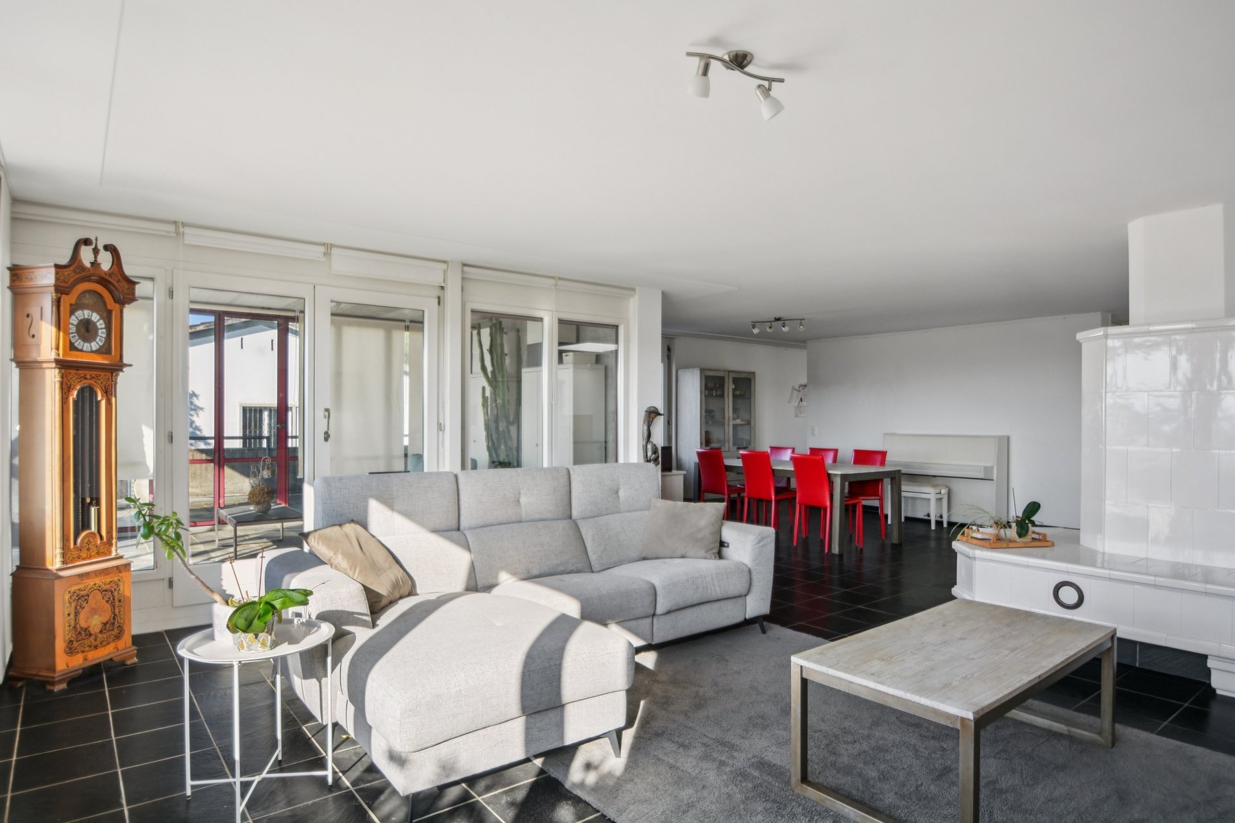  Exclusive Opportunity in Biel — Unique Architect-Designed Home, Exceptional Modu - 物件實景