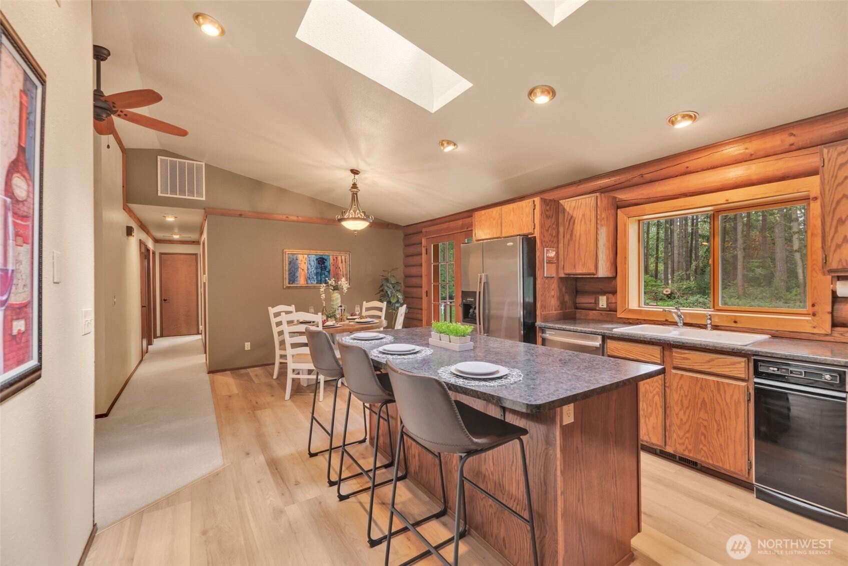 ENUMCLAW, Washington, 98022, United States, 4 Bedrooms Bedrooms, ,3 BathroomsBathrooms,Residential,For Sale,1785391