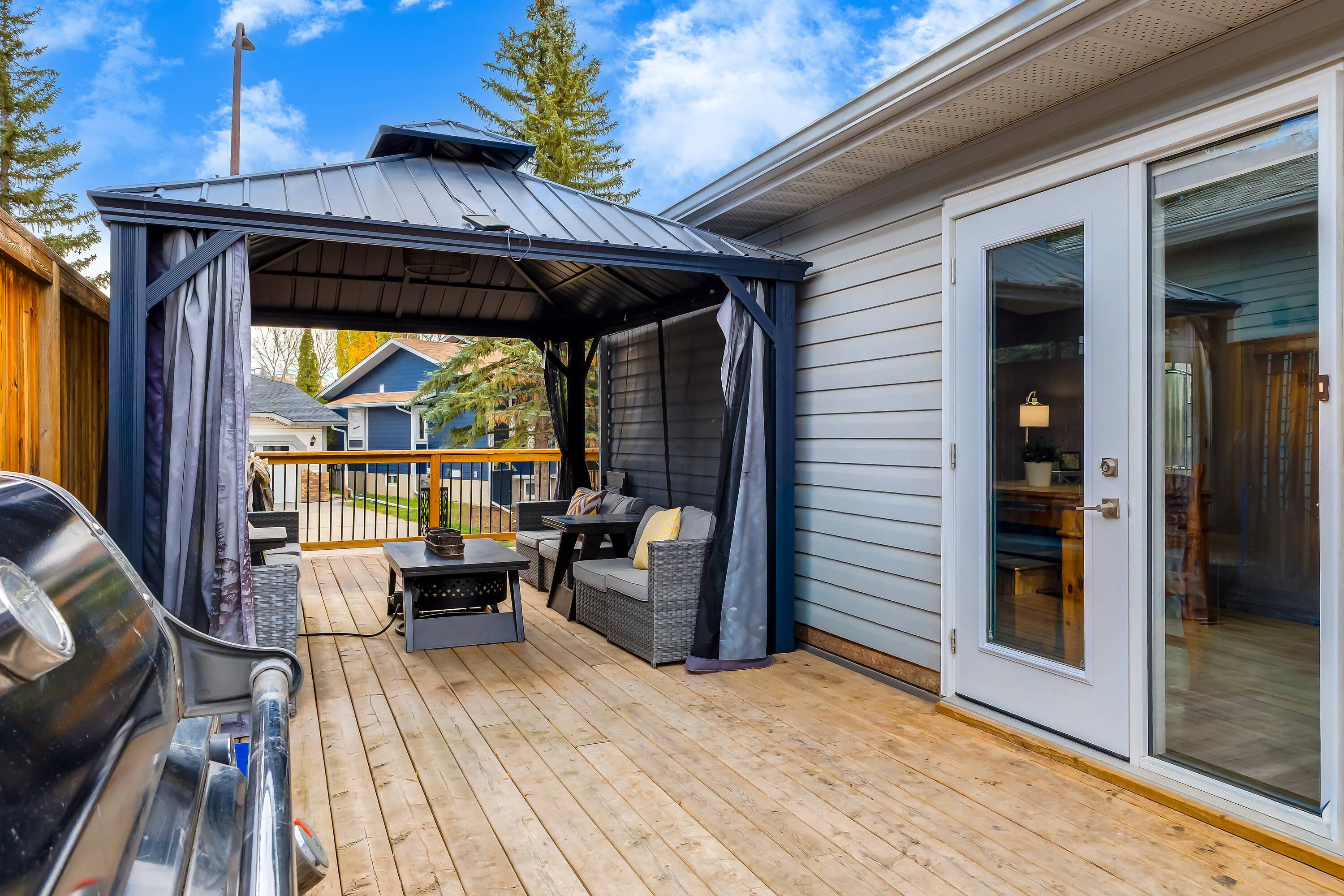 228 Deer Ridge Place SE - 物件實景