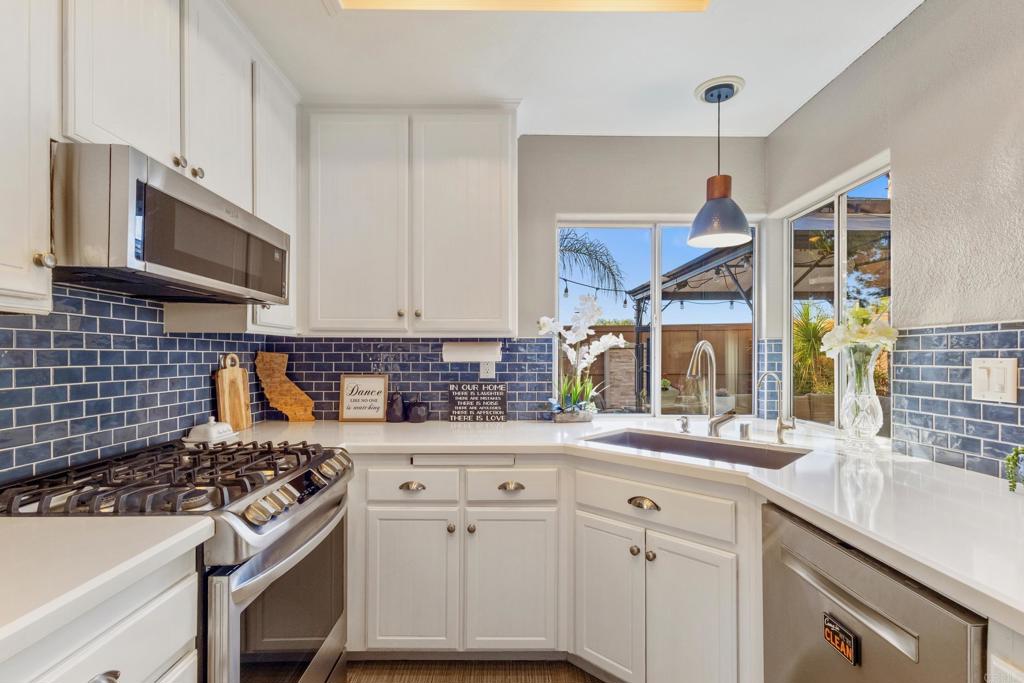 Oceanside, California, 92056, United States, 3 Bedrooms Bedrooms, ,2 BathroomsBathrooms,Residential,For Sale,1988235