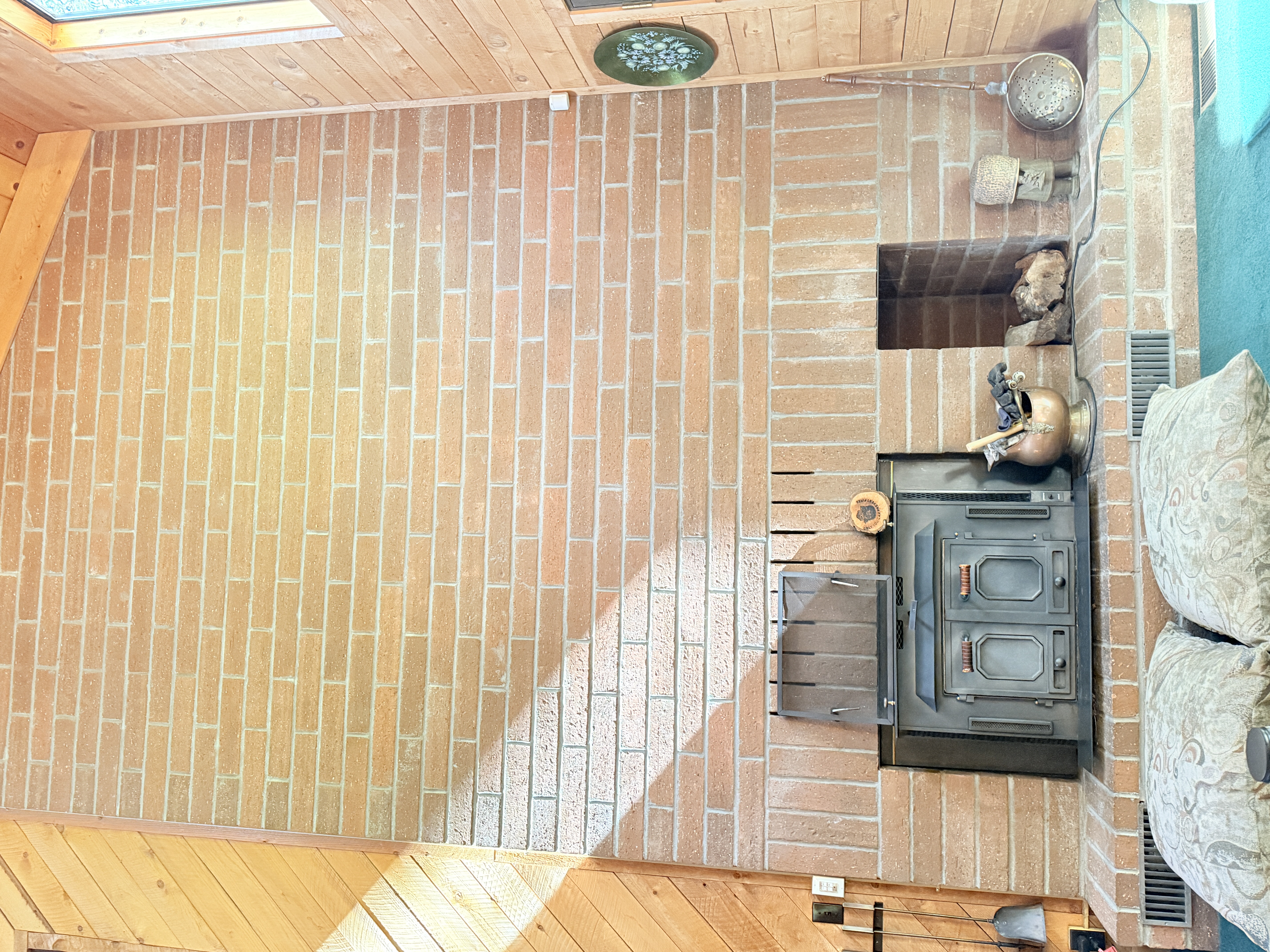 Mariposa, California, 95338, United States, 3 Bedrooms Bedrooms, ,3 BathroomsBathrooms,Residential,For Sale,1973787