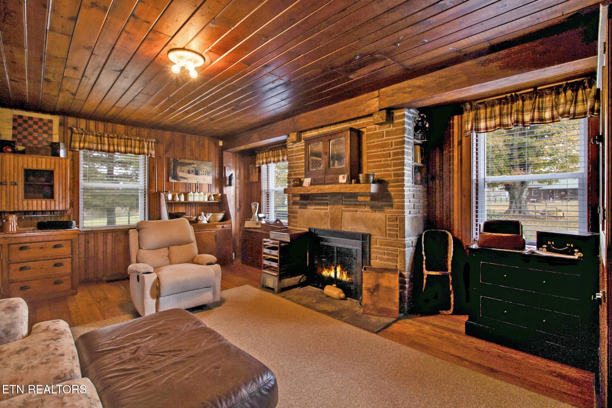 Crossville, Tennessee, 38555, United States, 4 Bedrooms Bedrooms, ,3 BathroomsBathrooms,Residential,For Sale,1996512