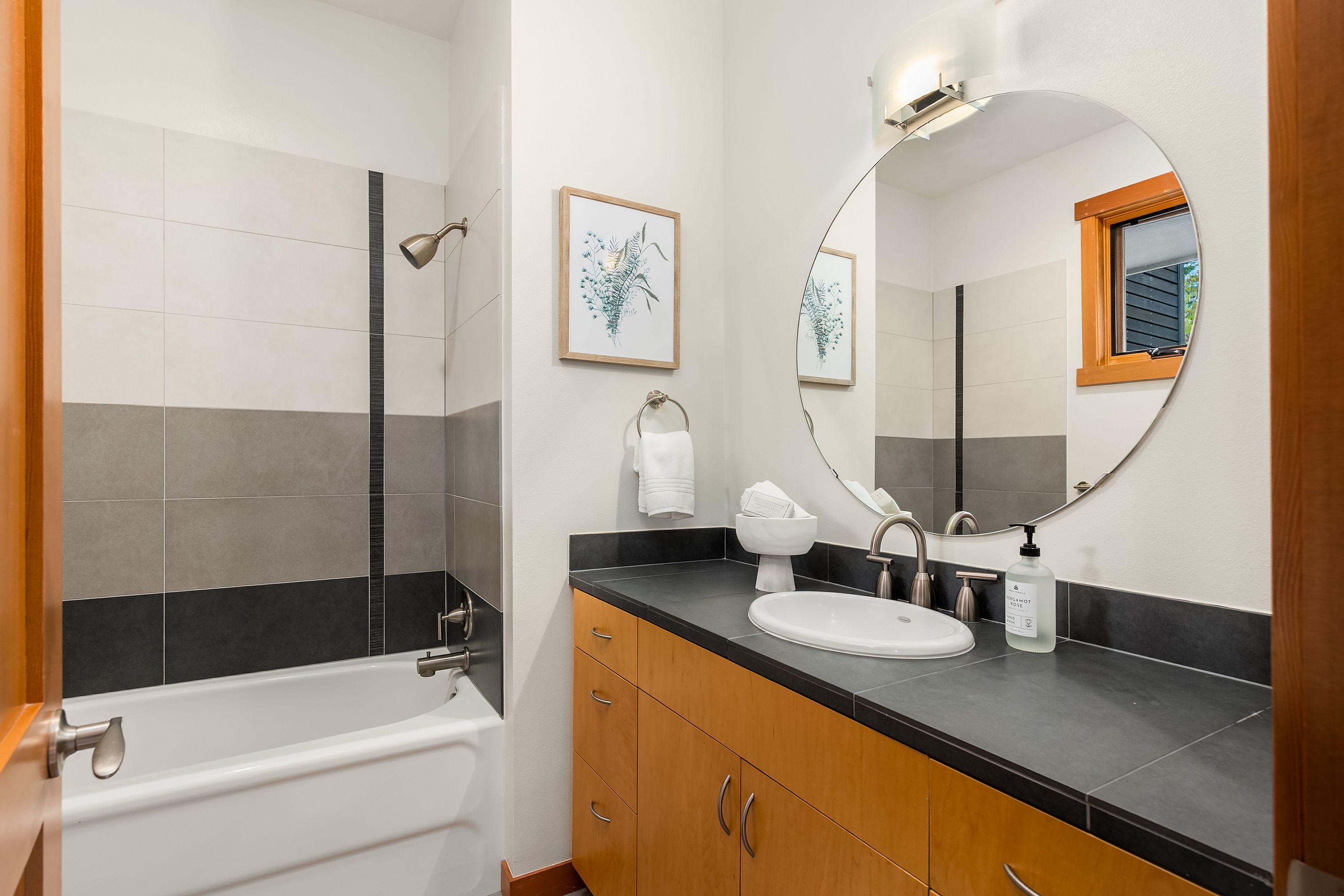  722 NE Vineyard Lane Unit #L102, Bainbridge Island, WA 98110 - 物件實景