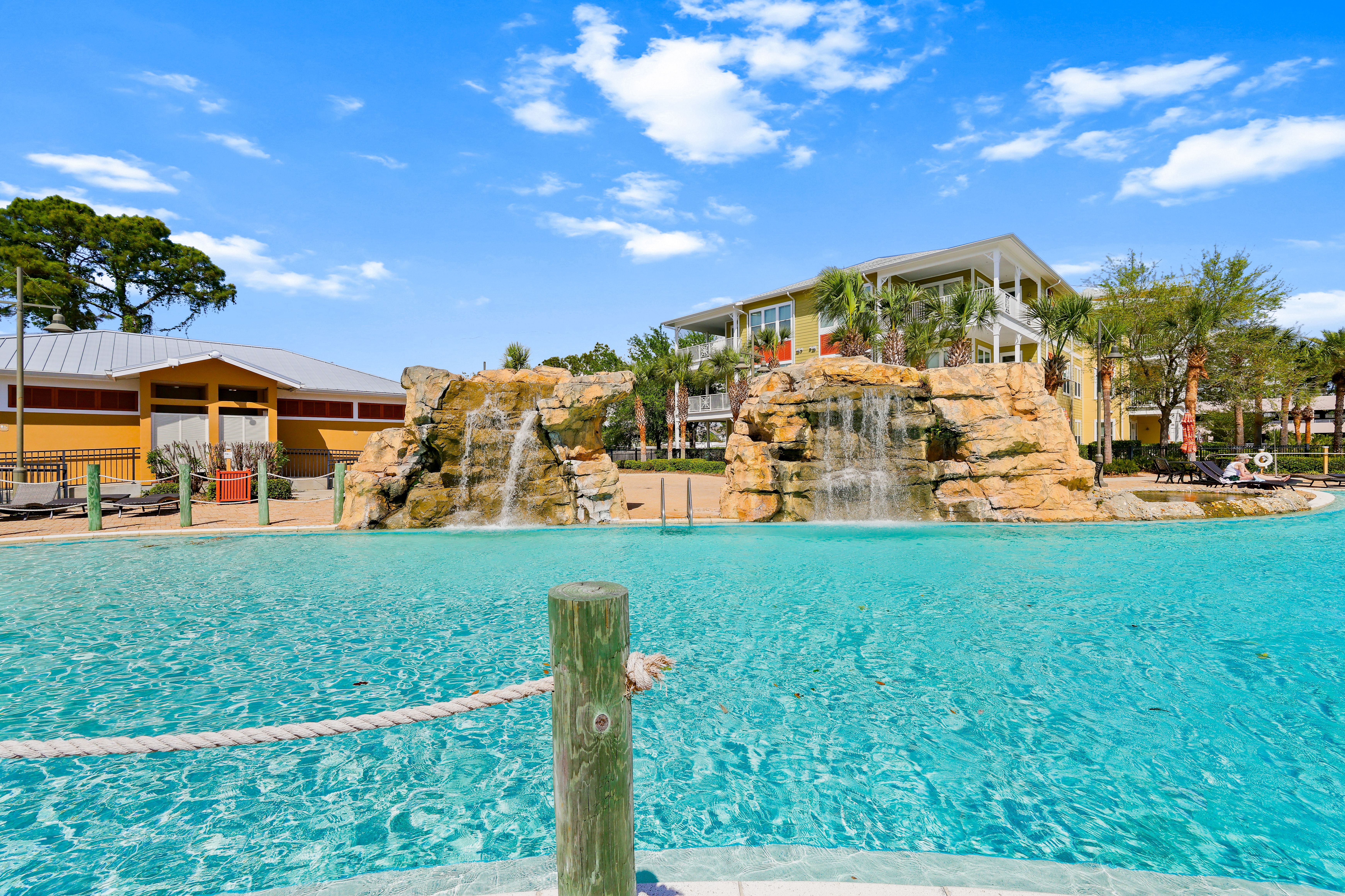  Resort-Style First-Floor Condo With Private Patio - 物件實景