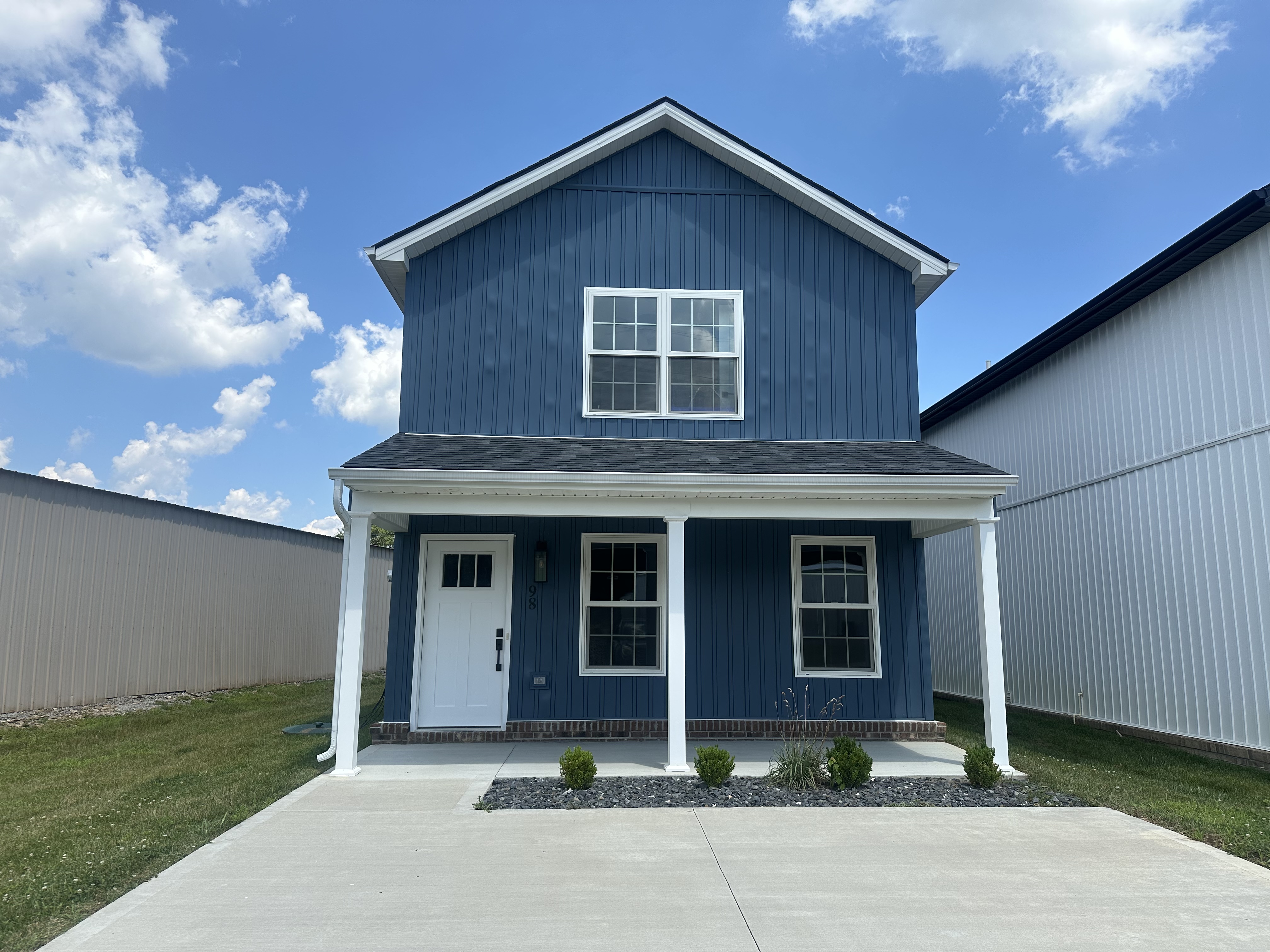 Russell Springs, Kentucky, 42642, United States, 12 Bedrooms Bedrooms, ,9 BathroomsBathrooms,Residential,For Sale,1975728