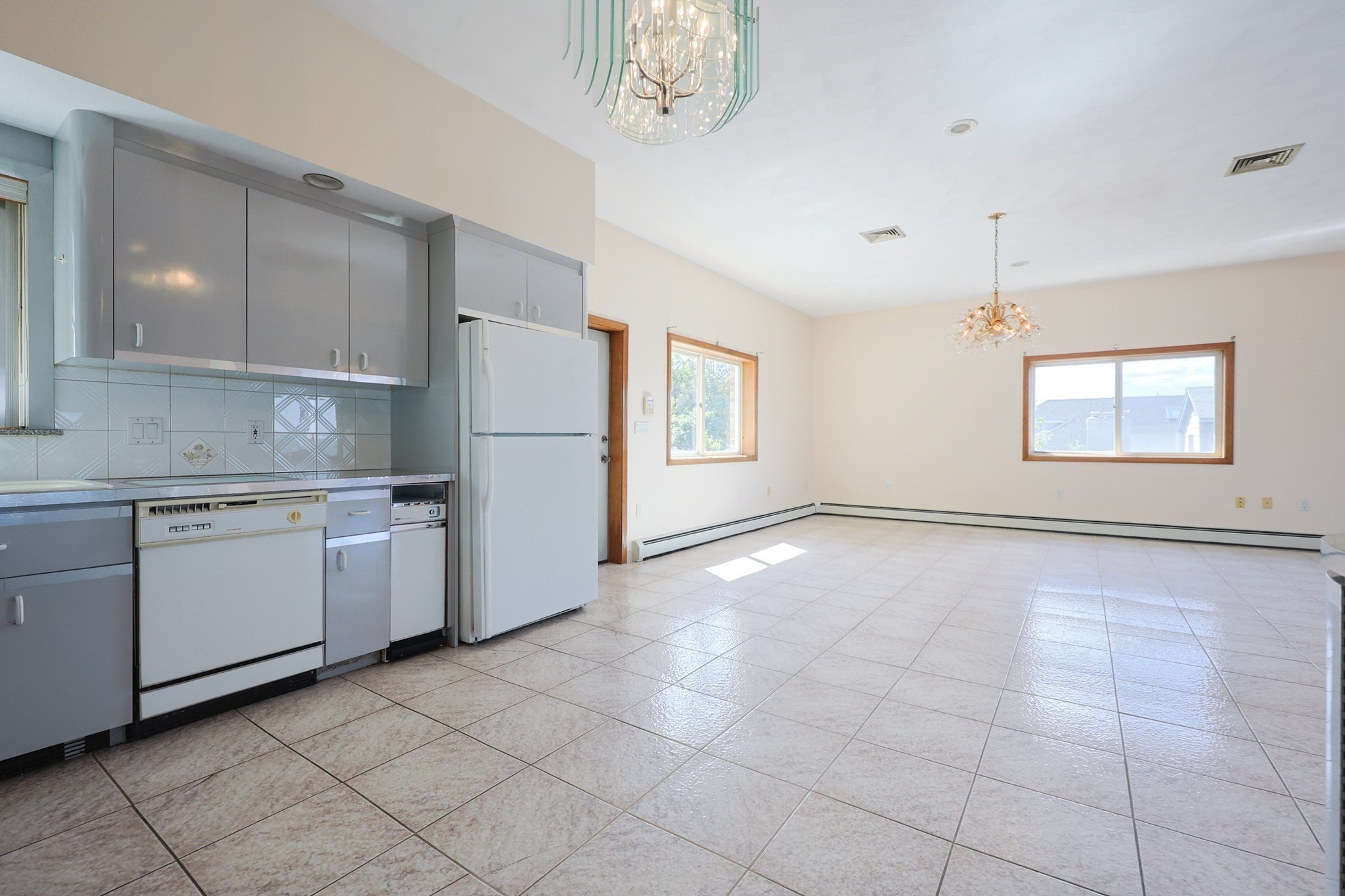Revere, Massachusetts, 02151, United States, 4 Bedrooms Bedrooms, ,2 BathroomsBathrooms,Residential,For Sale,1934977