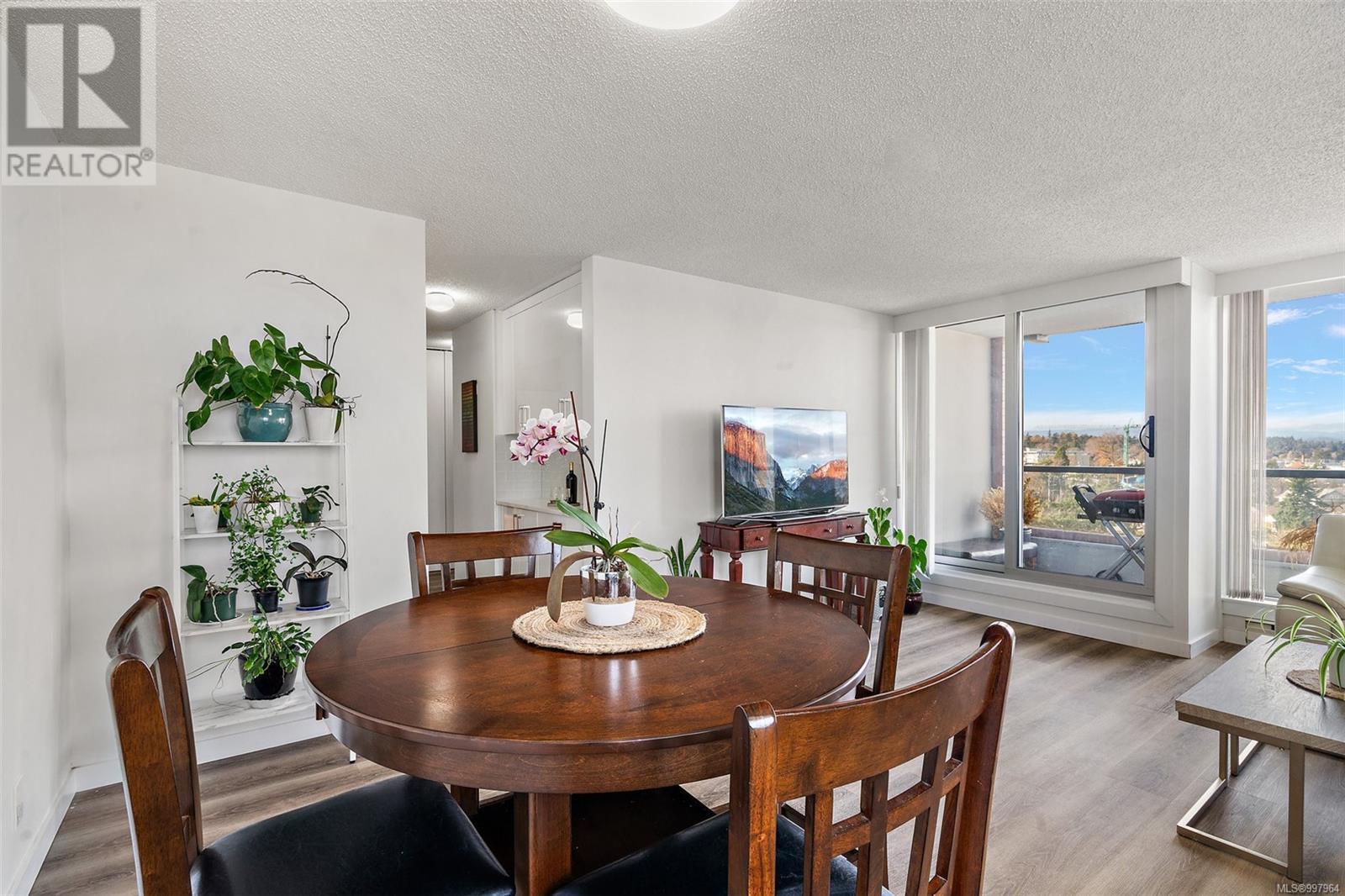 VICTORIA, British Columbia, V9A 7G7, CA, 2 Bedrooms Bedrooms, ,1 BathroomBathrooms,Residential,For Sale,1950570