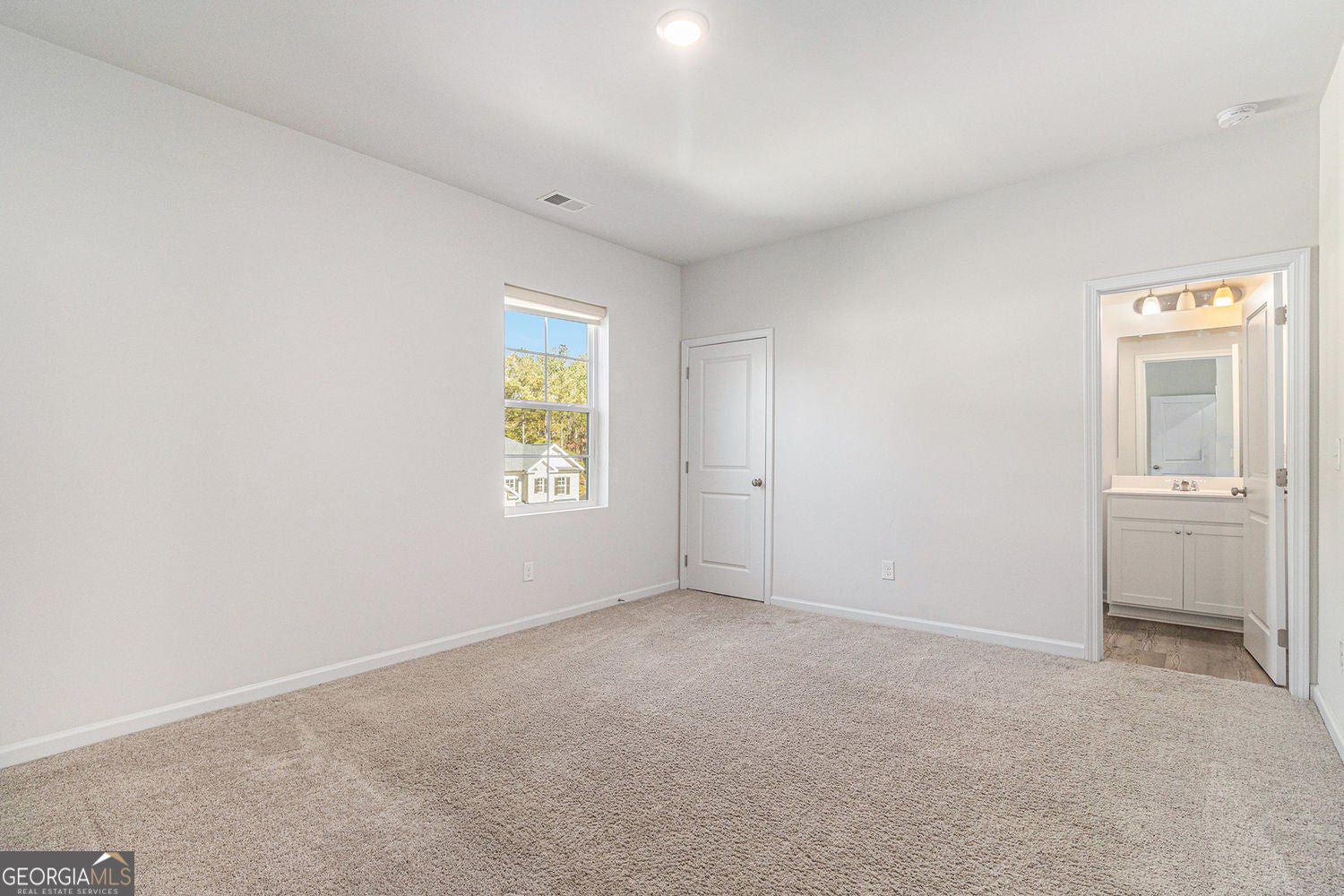 Dacula, Georgia, 30019, United States, 5 Bedrooms Bedrooms, ,4 BathroomsBathrooms,Residential,For Sale,1987186