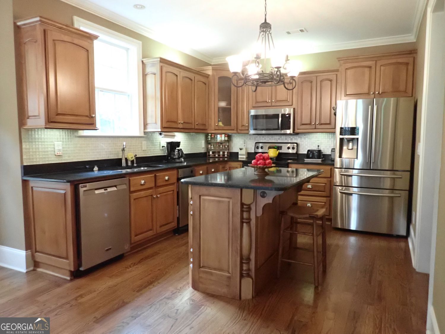 Barnesville, Georgia, 30204, United States, 2 Bedrooms Bedrooms, ,3 BathroomsBathrooms,Residential,For Sale,1910372