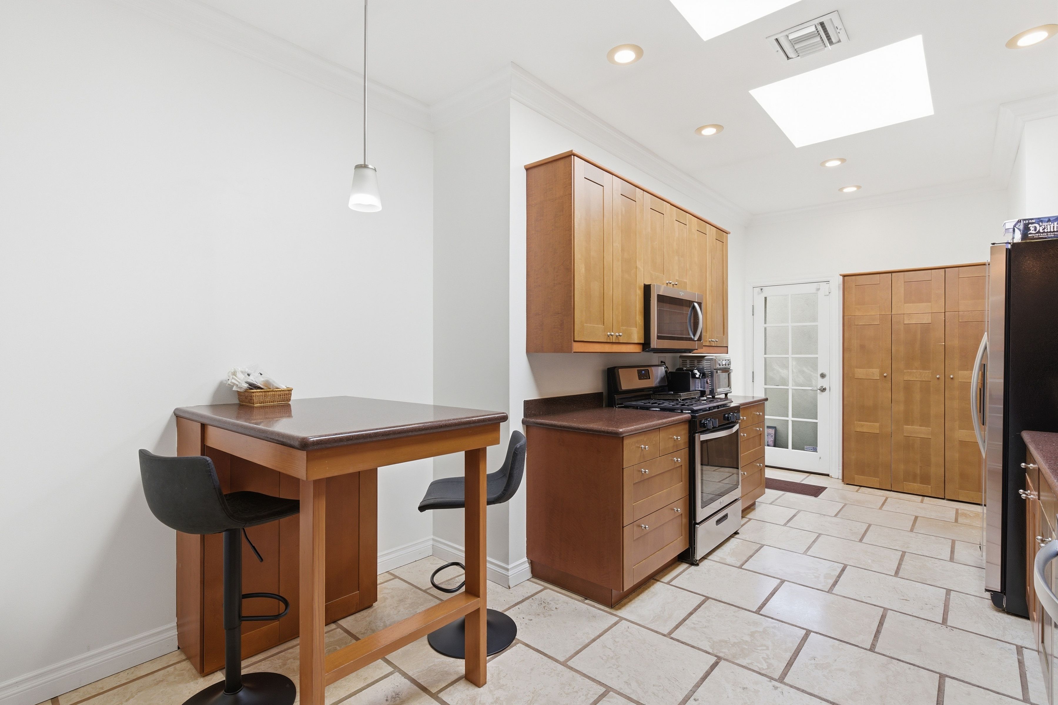  853-855 North Sweetzer Avenue - 物件實景