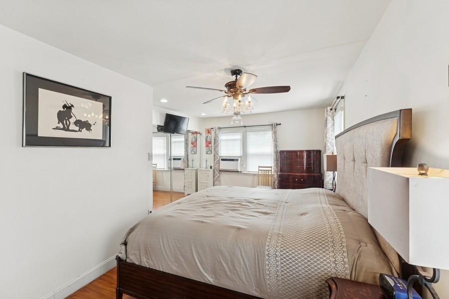 Bayside, New York, 11361, United States, 3 Bedrooms Bedrooms, ,2 BathroomsBathrooms,Residential,For Sale,1858297