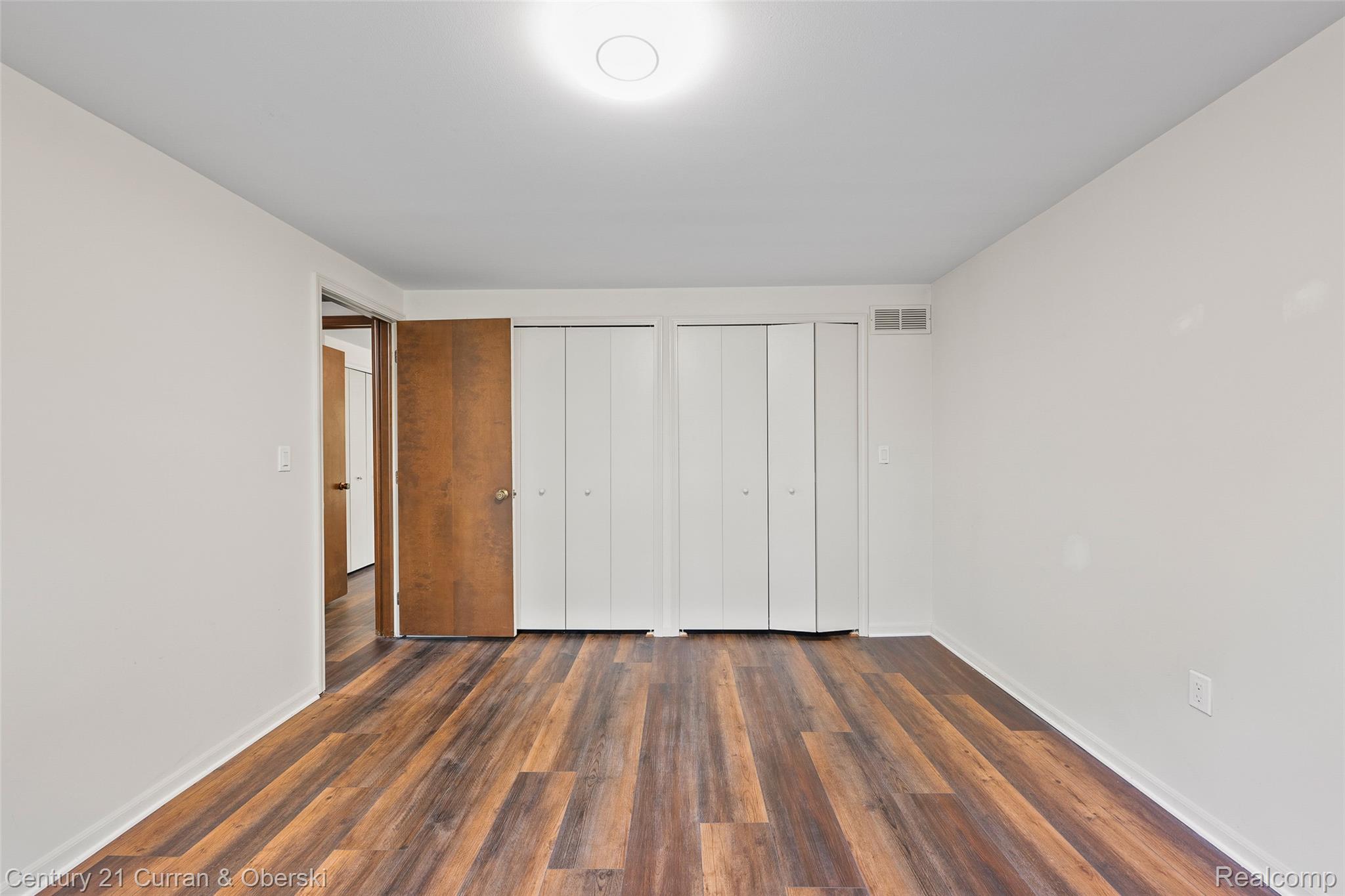 Farmington Hills, Michigan, 48331, United States, 4 Bedrooms Bedrooms, ,3 BathroomsBathrooms,Residential,For Sale,1873526