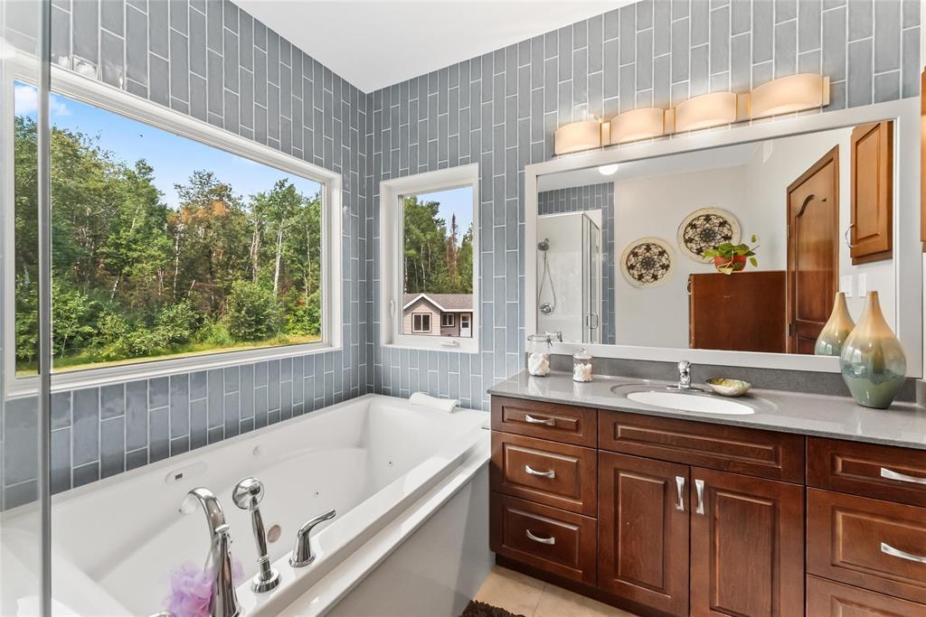 BALSAM BAY, Manitoba, R0E 0B0, CA, 4 Bedrooms Bedrooms, ,3 BathroomsBathrooms,Residential,For Sale,1913140