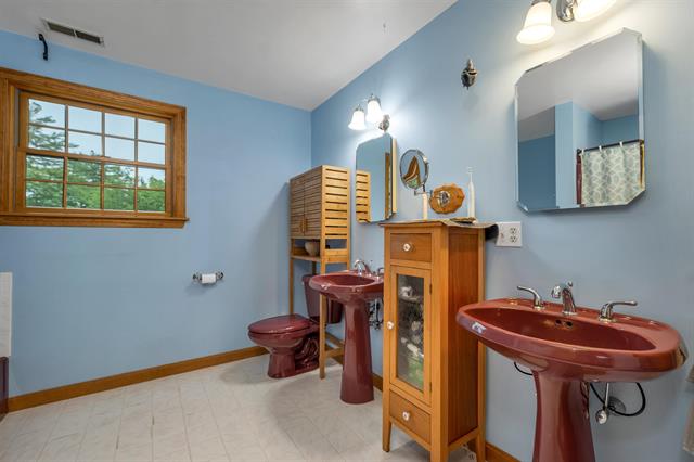 Epsom, New Hampshire, 03234, United States, 2 Bedrooms Bedrooms, ,1 BathroomBathrooms,Residential,For Sale,1861346