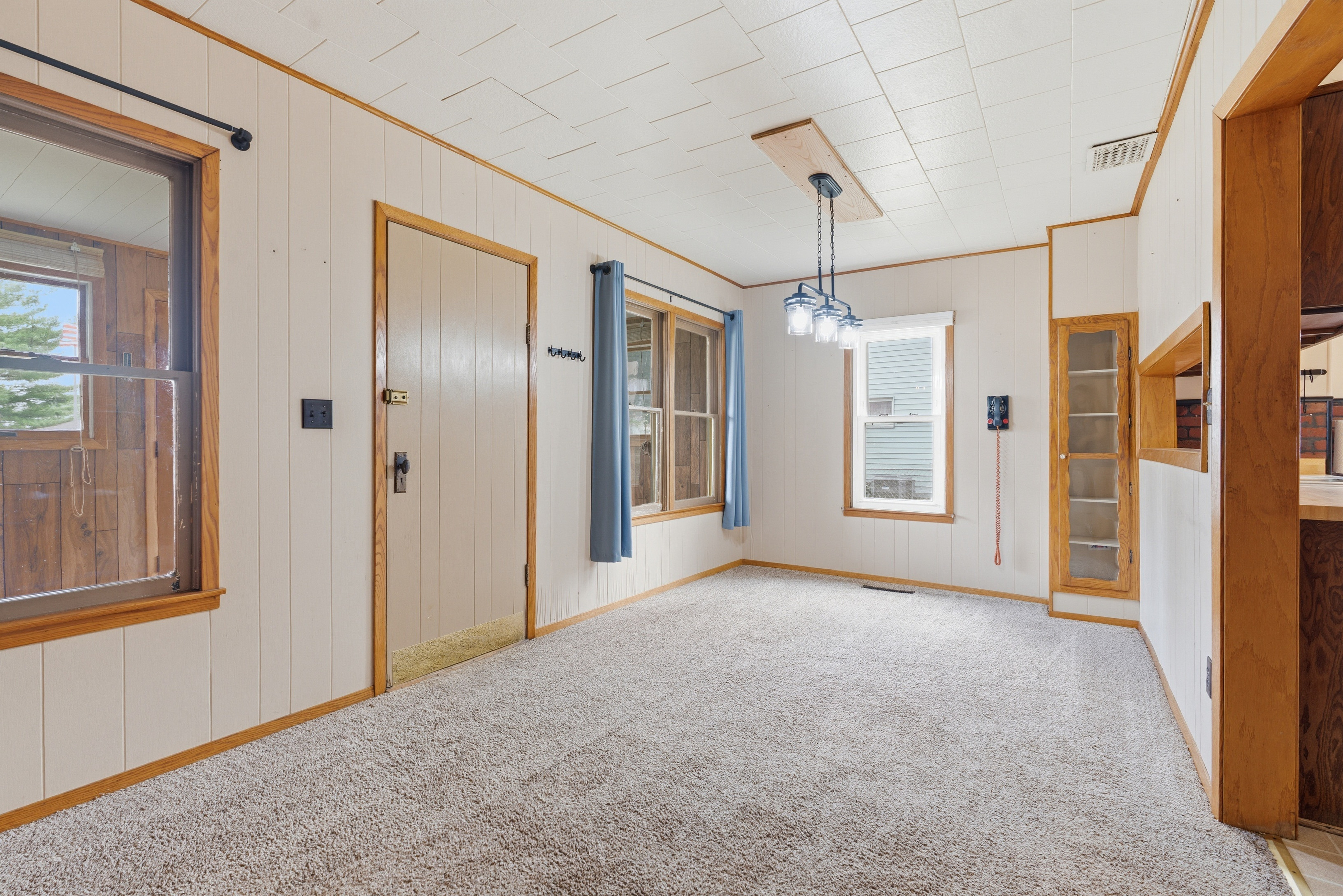  Charming Corner Lot Living in the Heart of Elgin - 物件實景