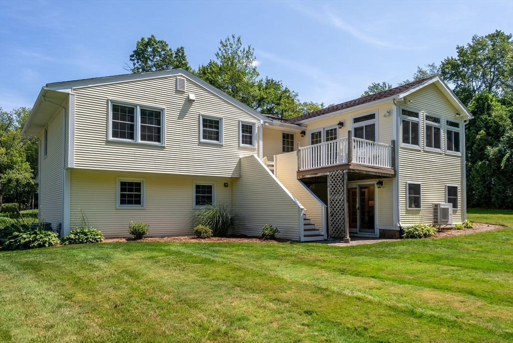 Agawam, Massachusetts, 01030, United States, 4 Bedrooms Bedrooms, ,3 BathroomsBathrooms,Residential,For Sale,1933274
