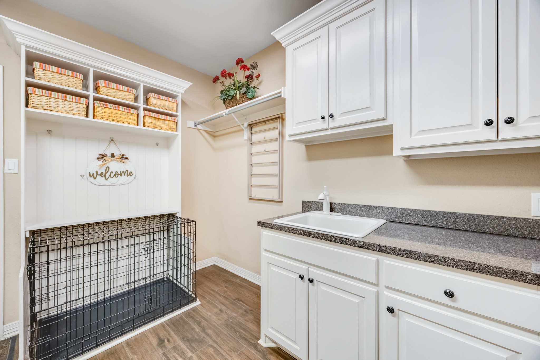 Midlothian, Texas, 76065, United States, 4 Bedrooms Bedrooms, ,3 BathroomsBathrooms,Residential,For Sale,1972696