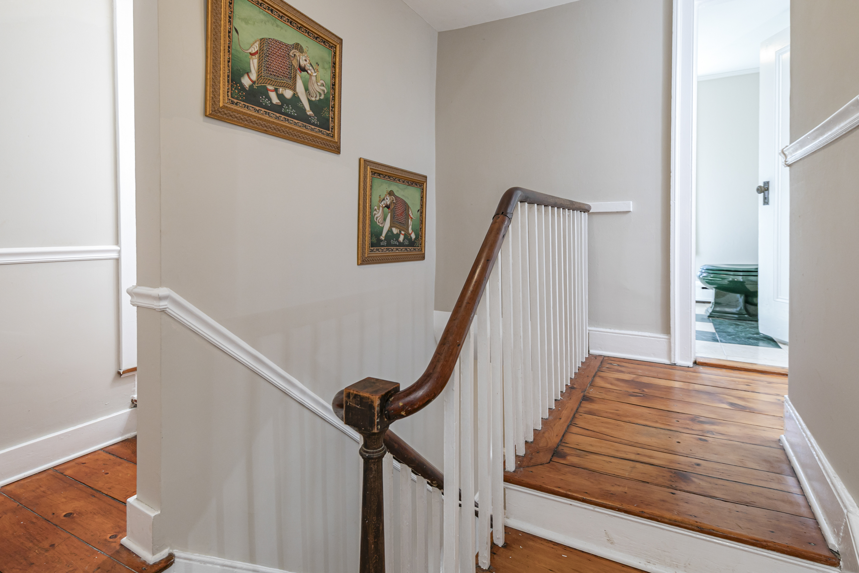  18th Century Charm and Captivating Grounds Edging Stony Brook - 物件實景