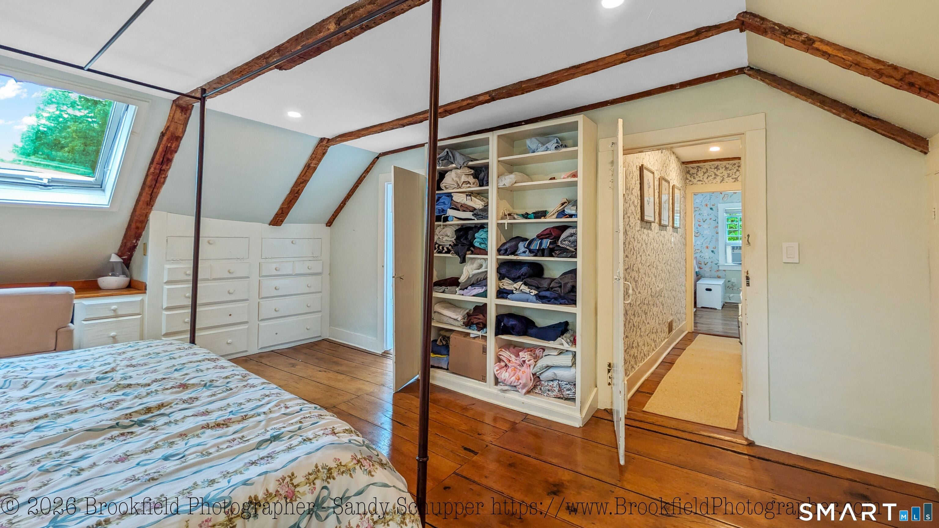 Southbury, Connecticut, 06488, United States, 3 Bedrooms Bedrooms, ,3 BathroomsBathrooms,Residential,For Sale,2048179