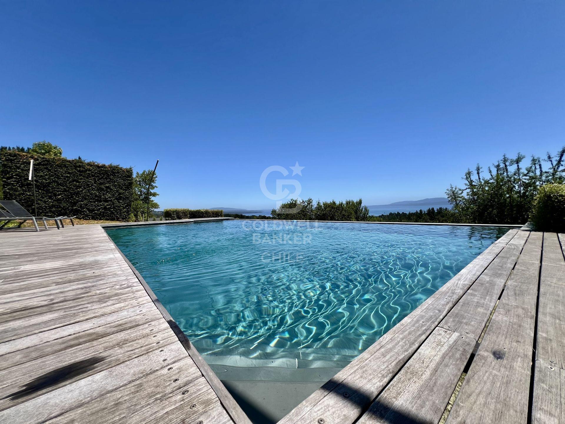 Pucón, Chile, 5 Bedrooms Bedrooms, ,5 BathroomsBathrooms,Residential,For Sale,1684687