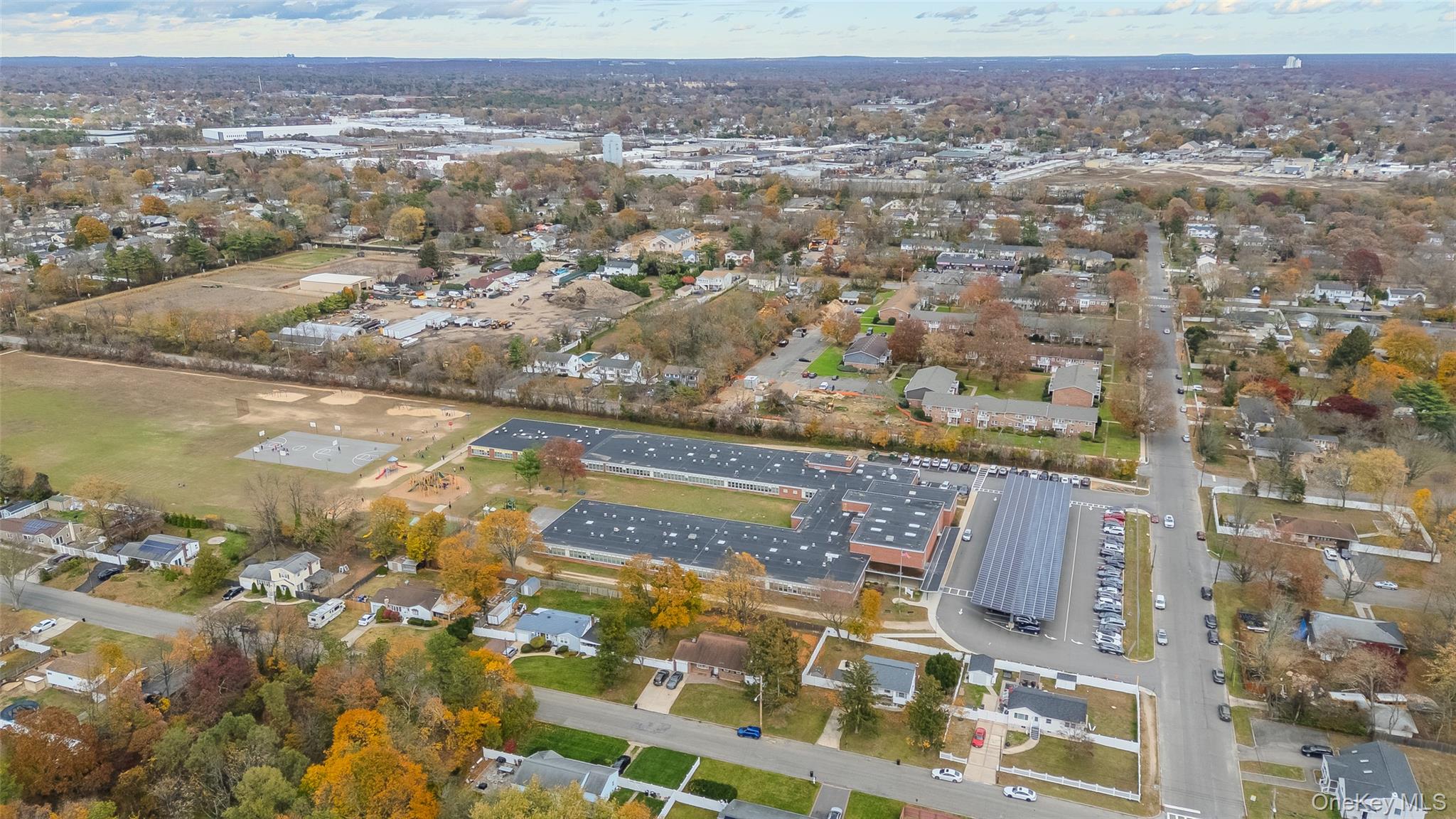 Bay Shore, New York, 11706, United States, 3 Bedrooms Bedrooms, ,3 BathroomsBathrooms,Residential,For Sale,1992406